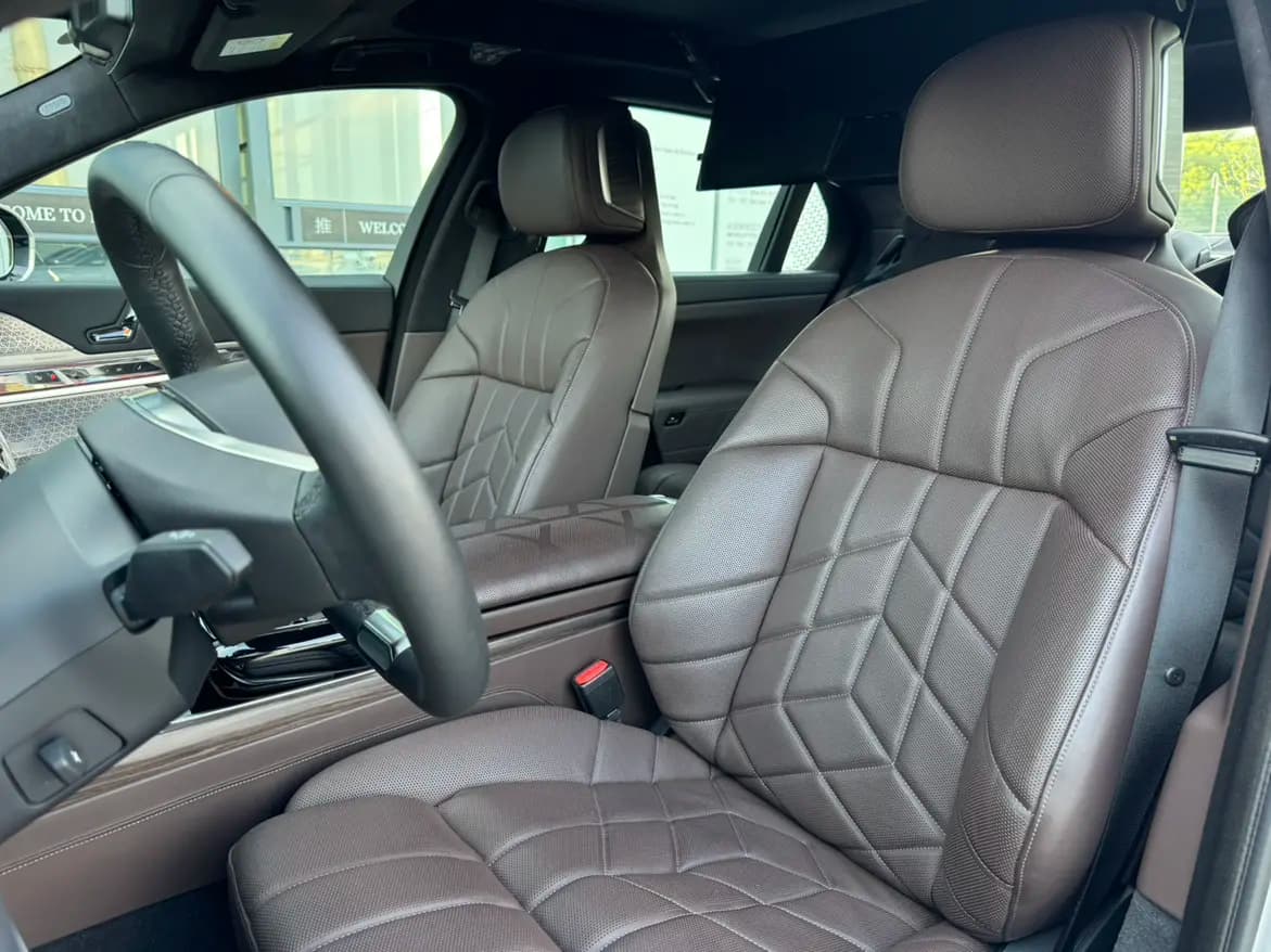 BMW i7 2023 г. 26028 км. — фото 26