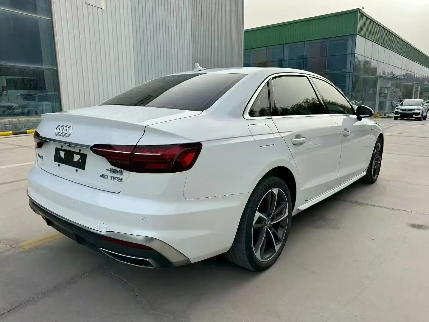 Audi A4L 2022 г. 60046 км. — фото 5