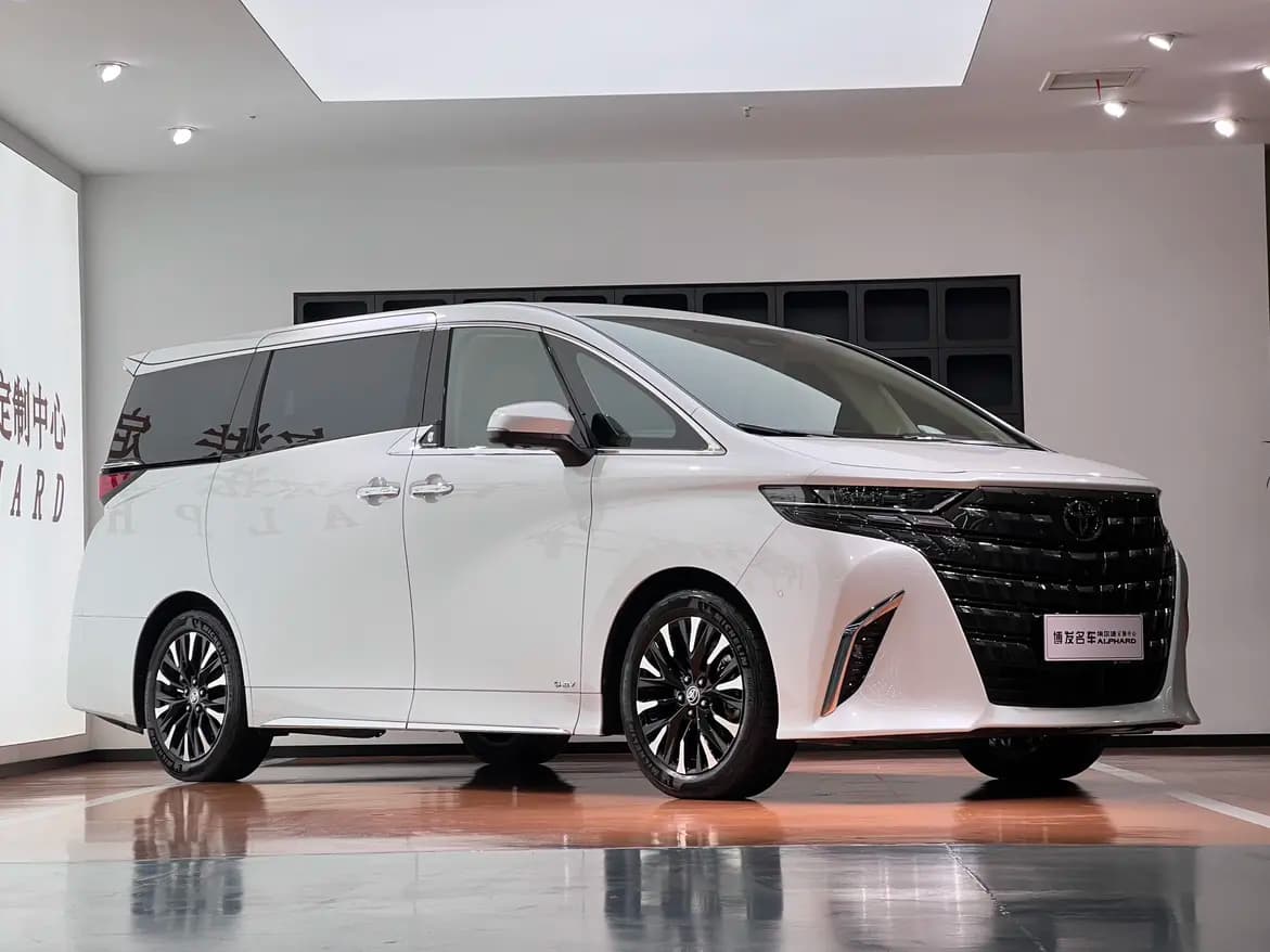 Toyota Alphard 2024 г. 22143 км. — фото 3