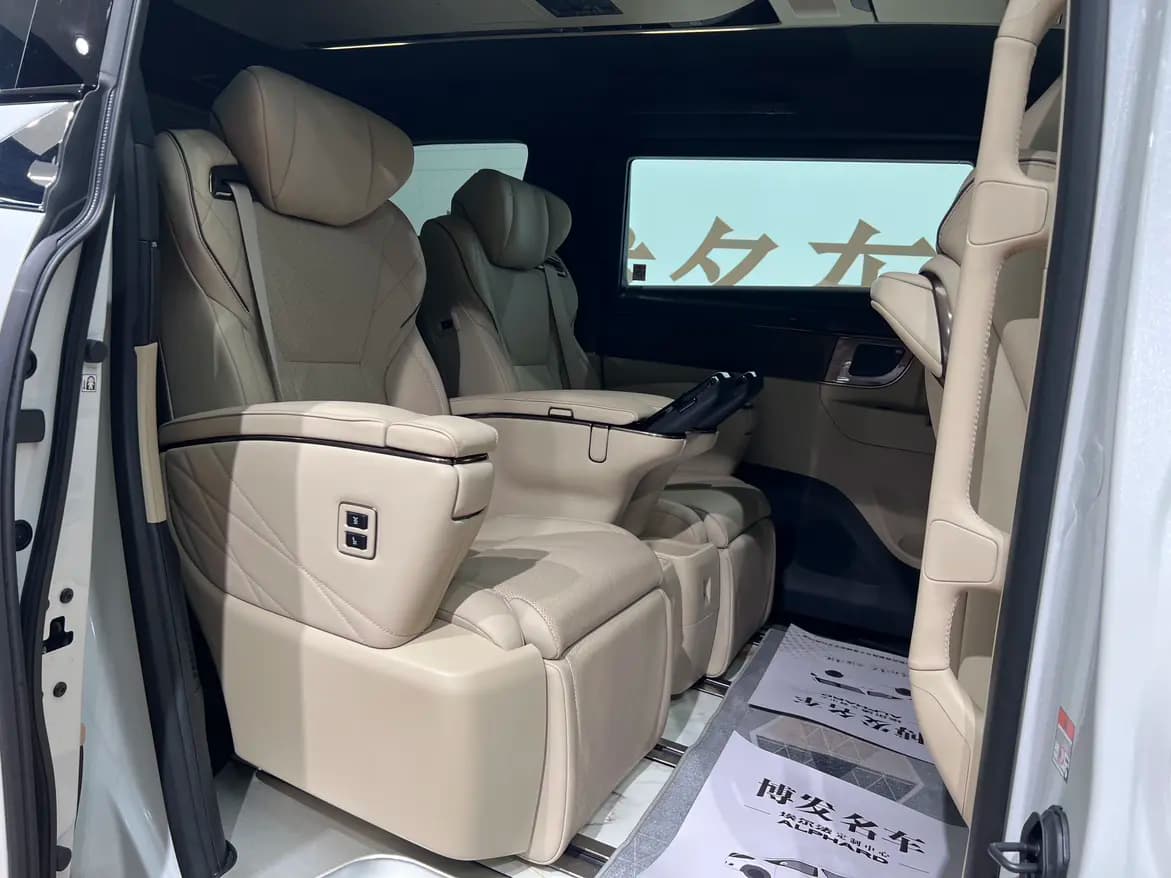 Toyota Alphard 2024 г. 22143 км. — фото 37