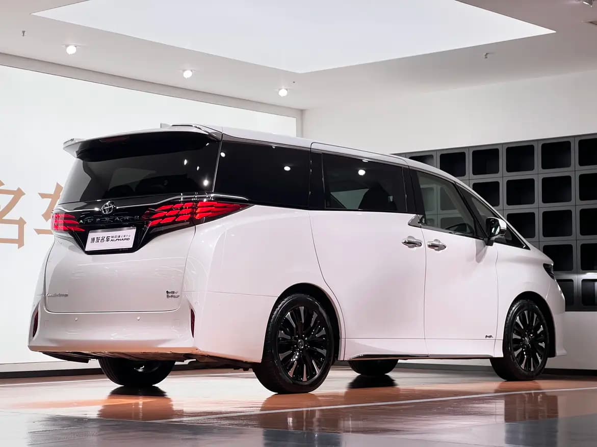 Toyota Alphard 2024 г. 22143 км. — фото 5