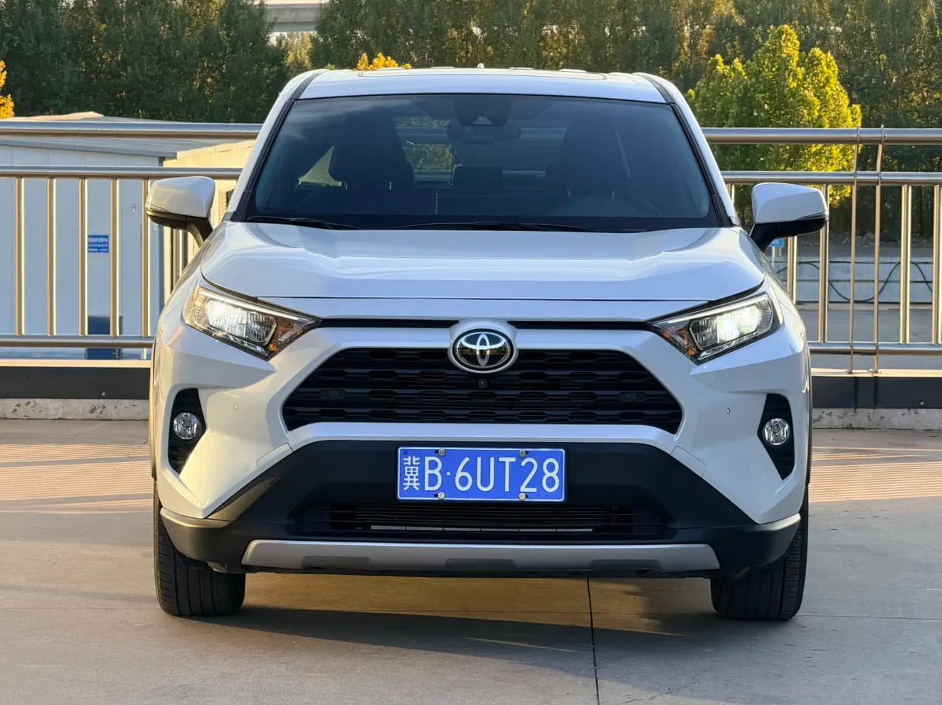 Toyota RAV4 2023 г. 37082 км. — фото 2