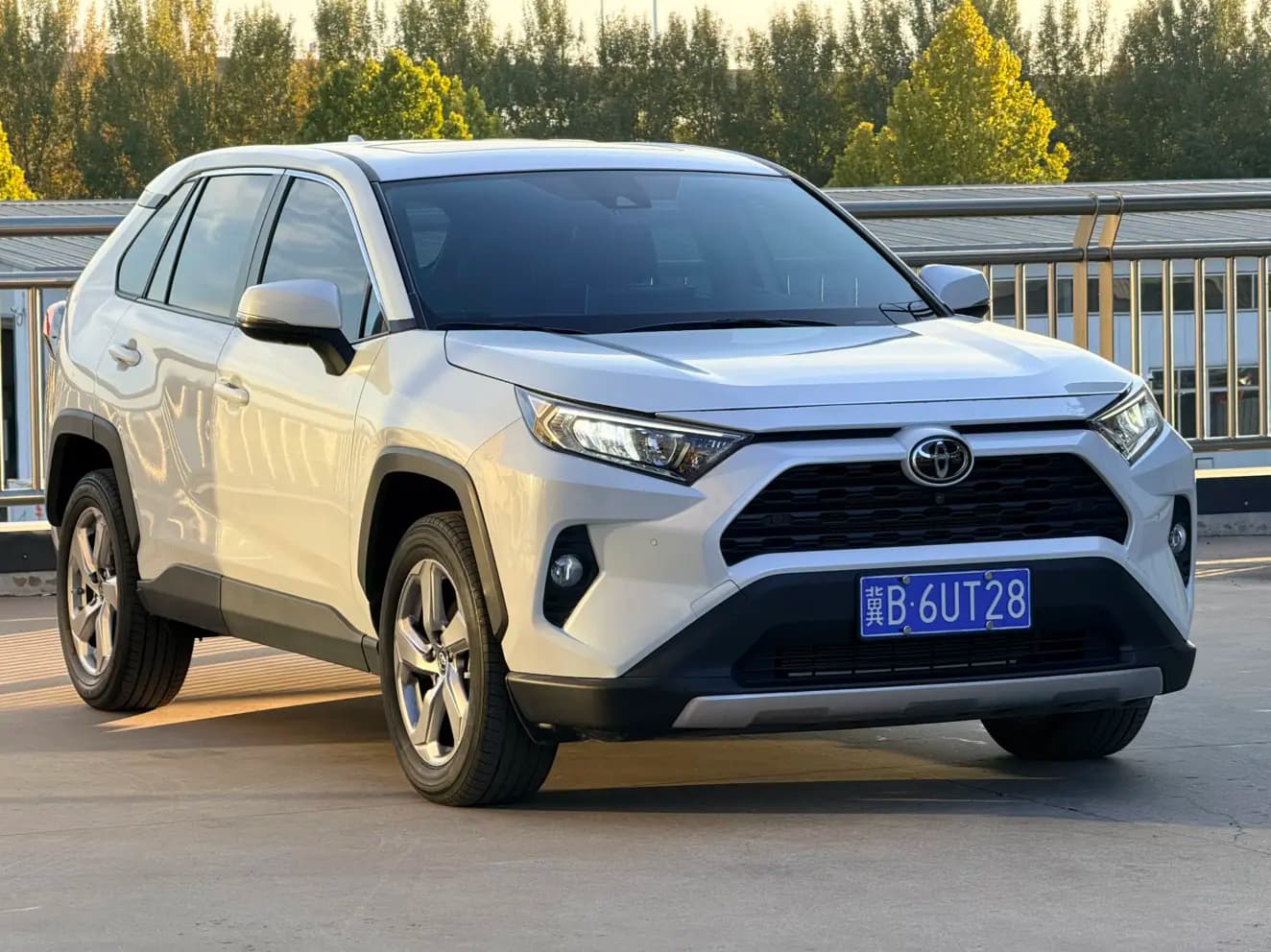 Toyota RAV4 2023 г. 37082 км. — фото 3