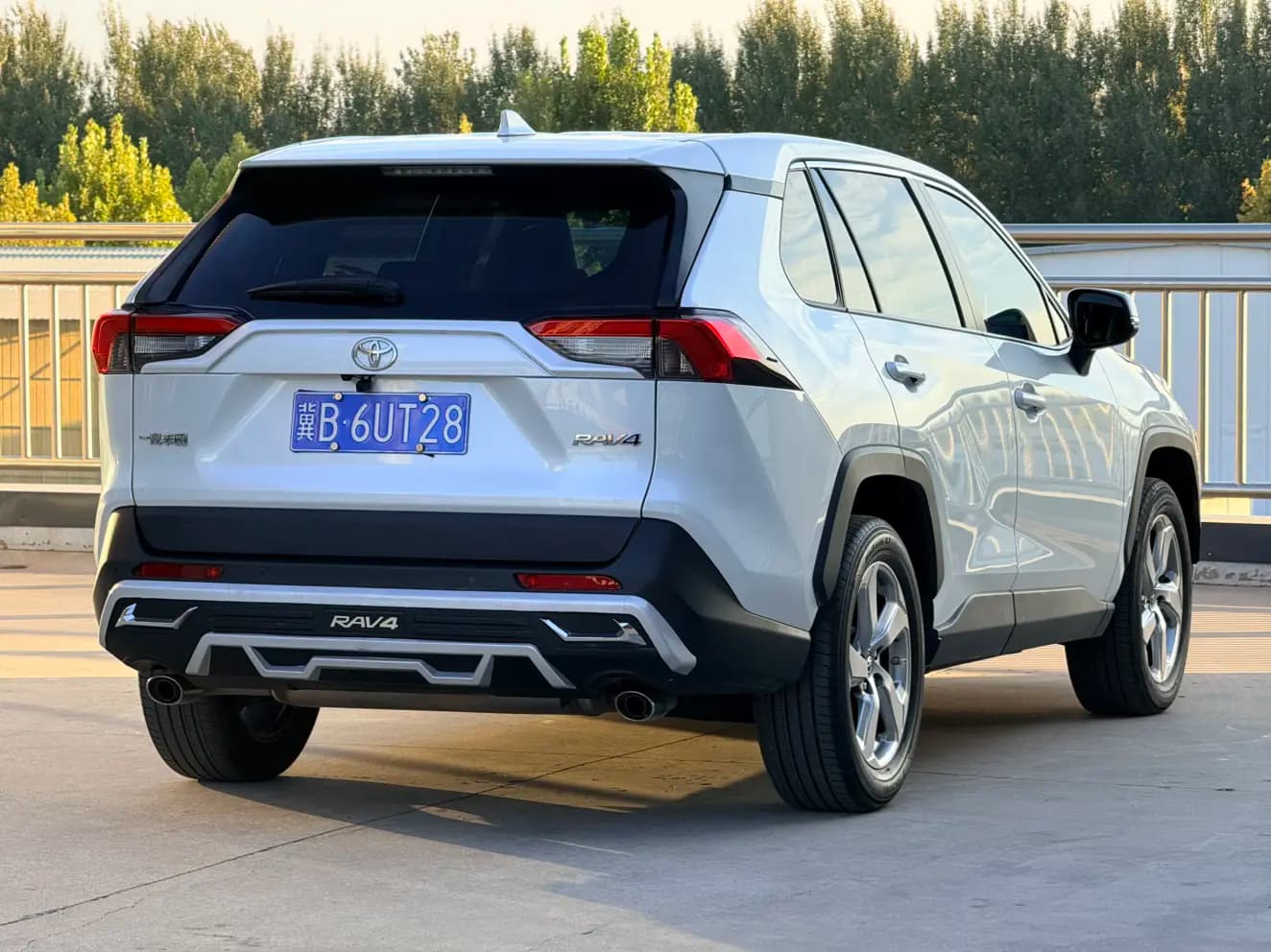 Toyota RAV4 2023 г. 37082 км. — фото 6