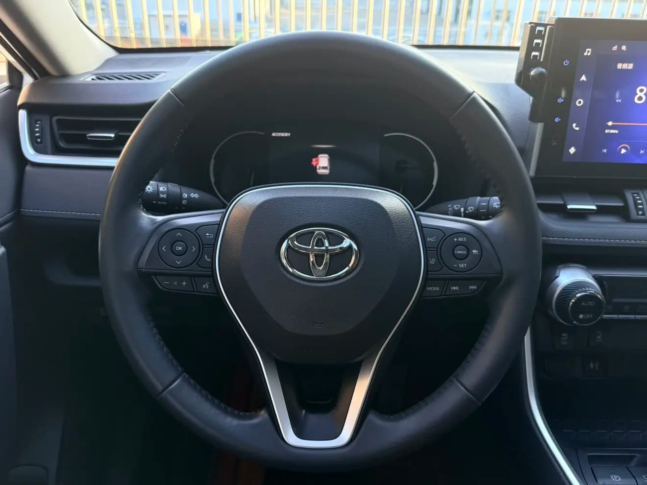Toyota RAV4 2023 г. 37082 км. — фото 9