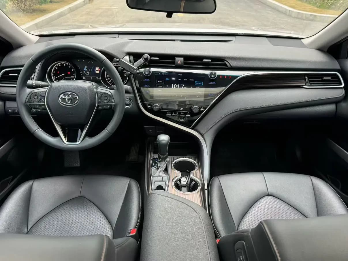 Toyota Camry 2021 г. 34040 км. — фото 6