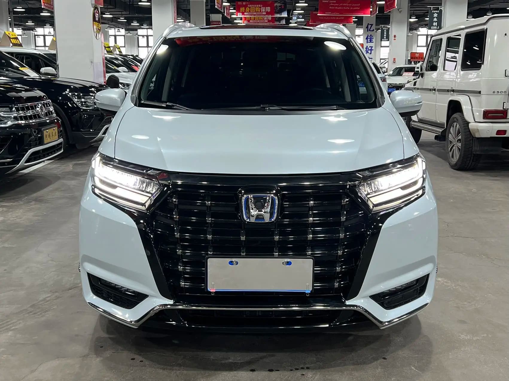 Honda Elysion 2025 г. 14069 км. — фото 2