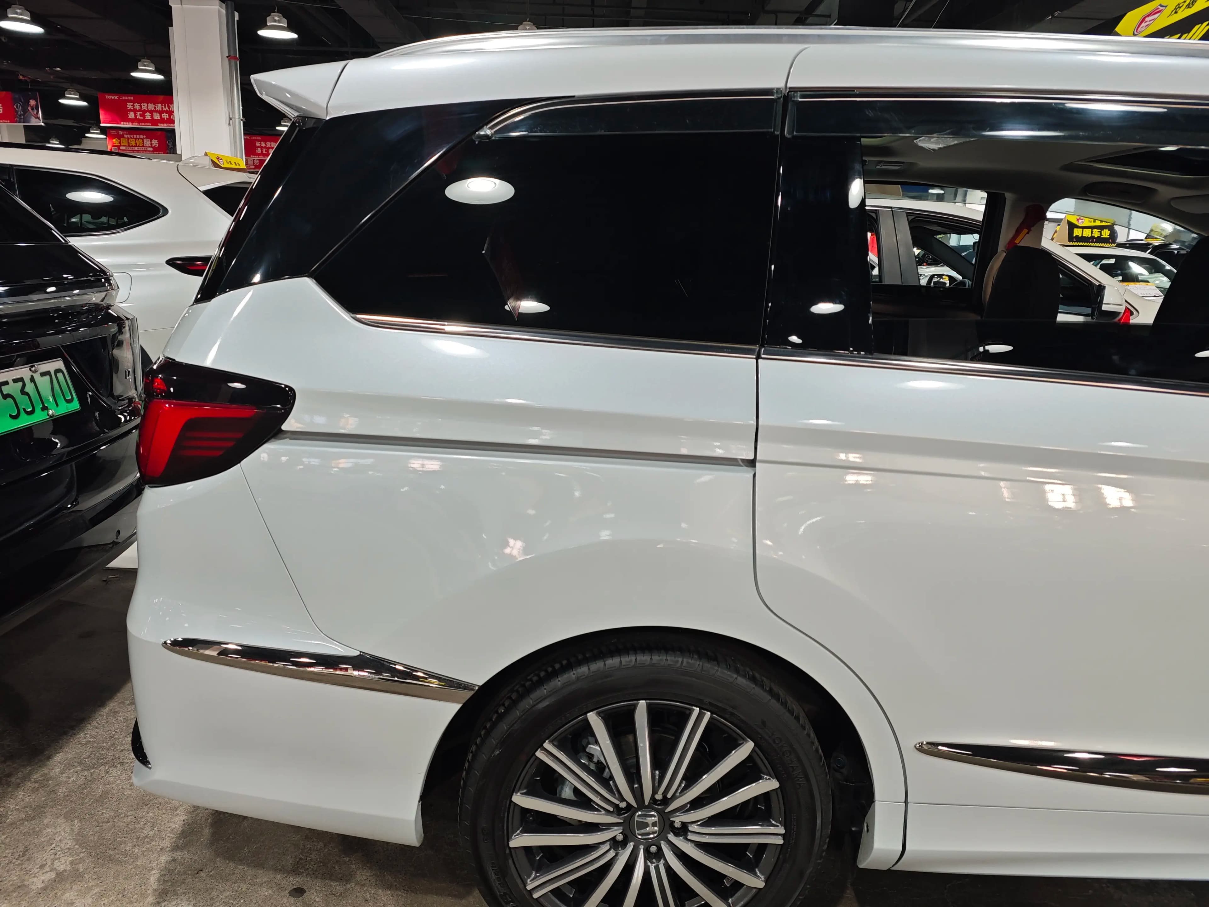 Honda Elysion 2025 г. 14069 км. — фото 10