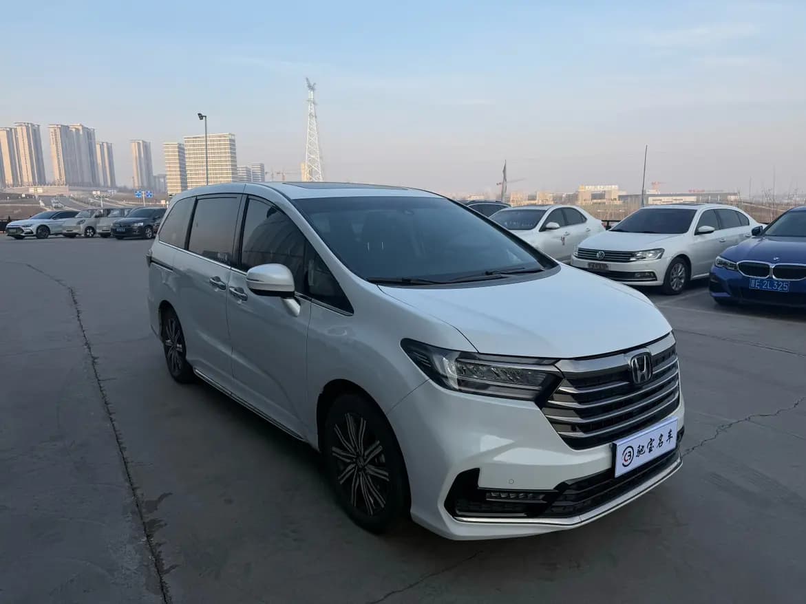 Honda Odyssey 2.0hyb CVT (215 л.с.) 2023 г. 55002 км — фото 3