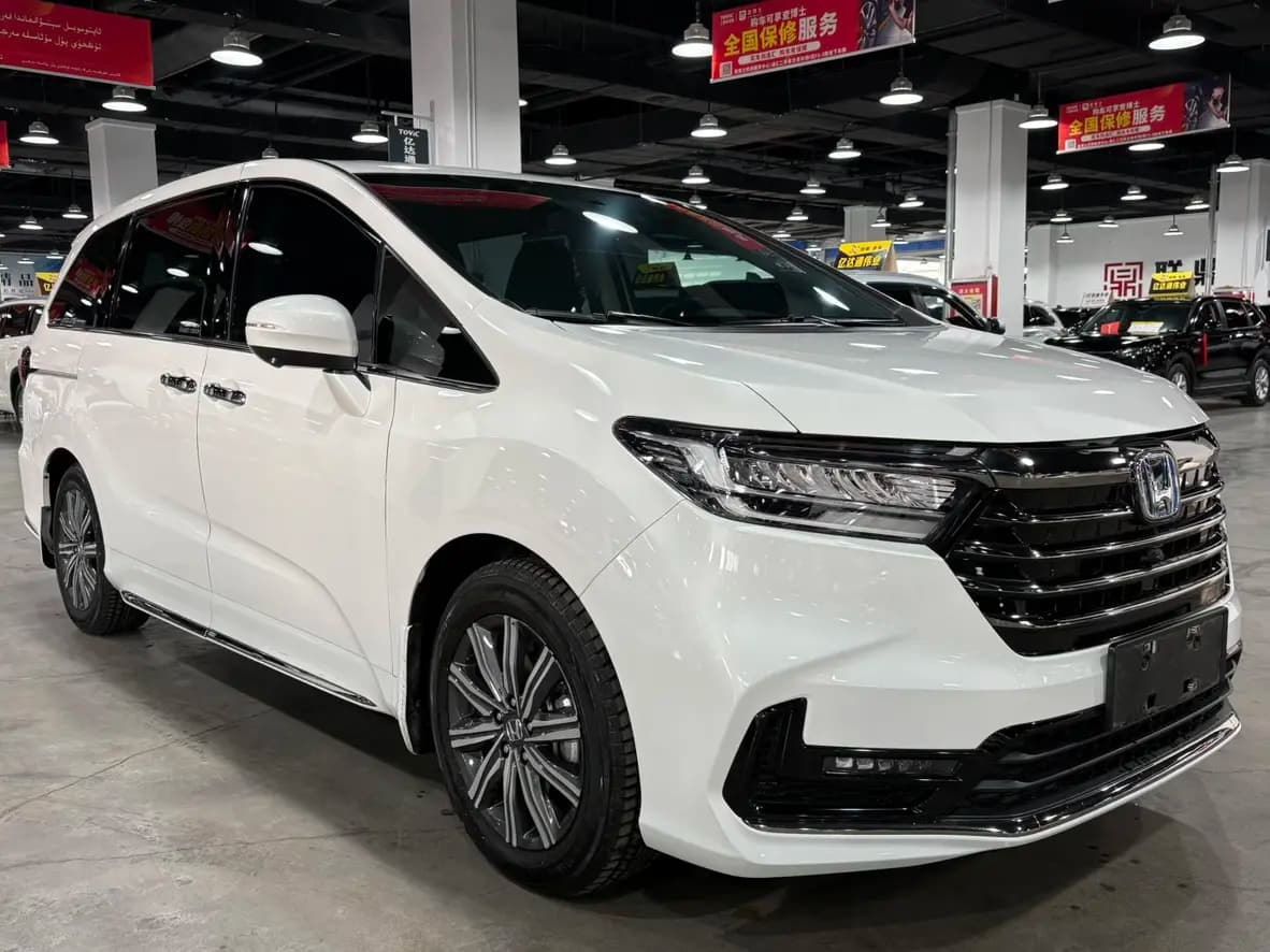 Honda Odyssey 2022 г. 30000 км. — фото 3