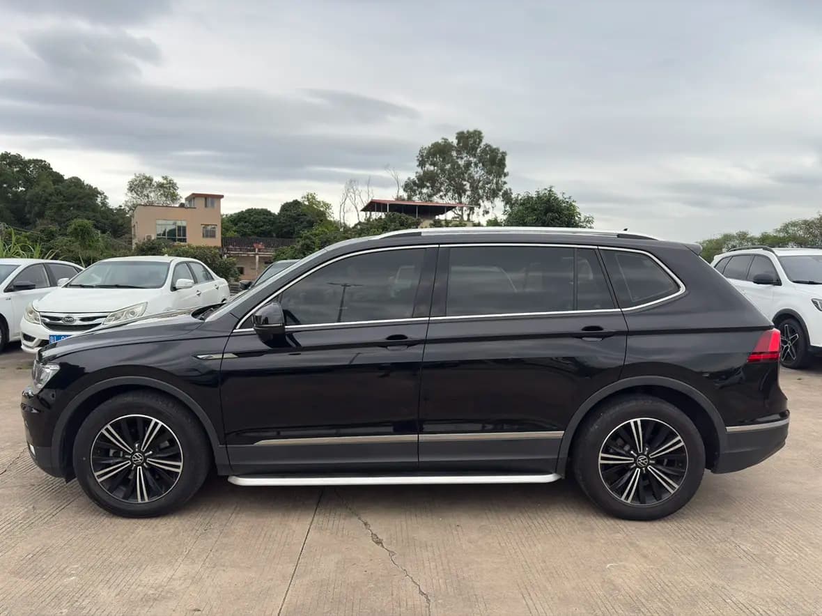 Volkswagen Tiguan L 2021 г. 83020 км. — фото 4