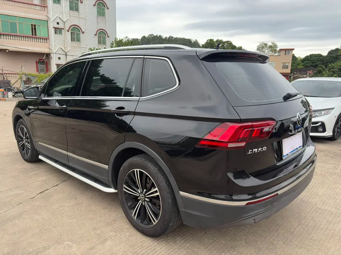 Volkswagen Tiguan L 2021 г. 83020 км. — фото 5
