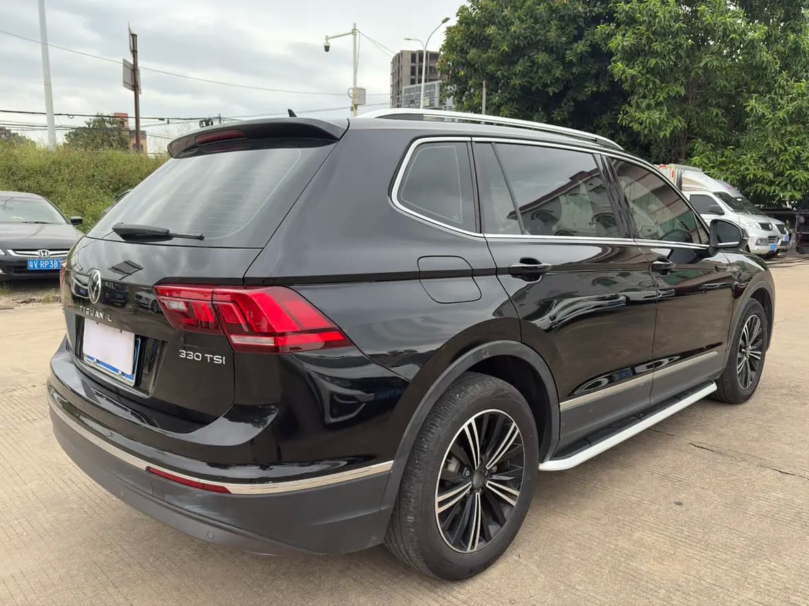 Volkswagen Tiguan L 2021 г. 83020 км. — фото 7