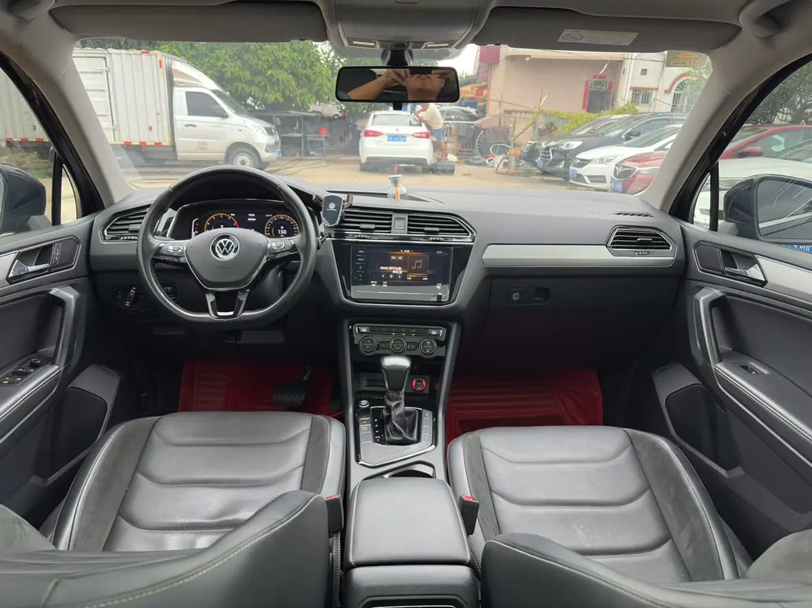 Volkswagen Tiguan L 2021 г. 83020 км. — фото 10