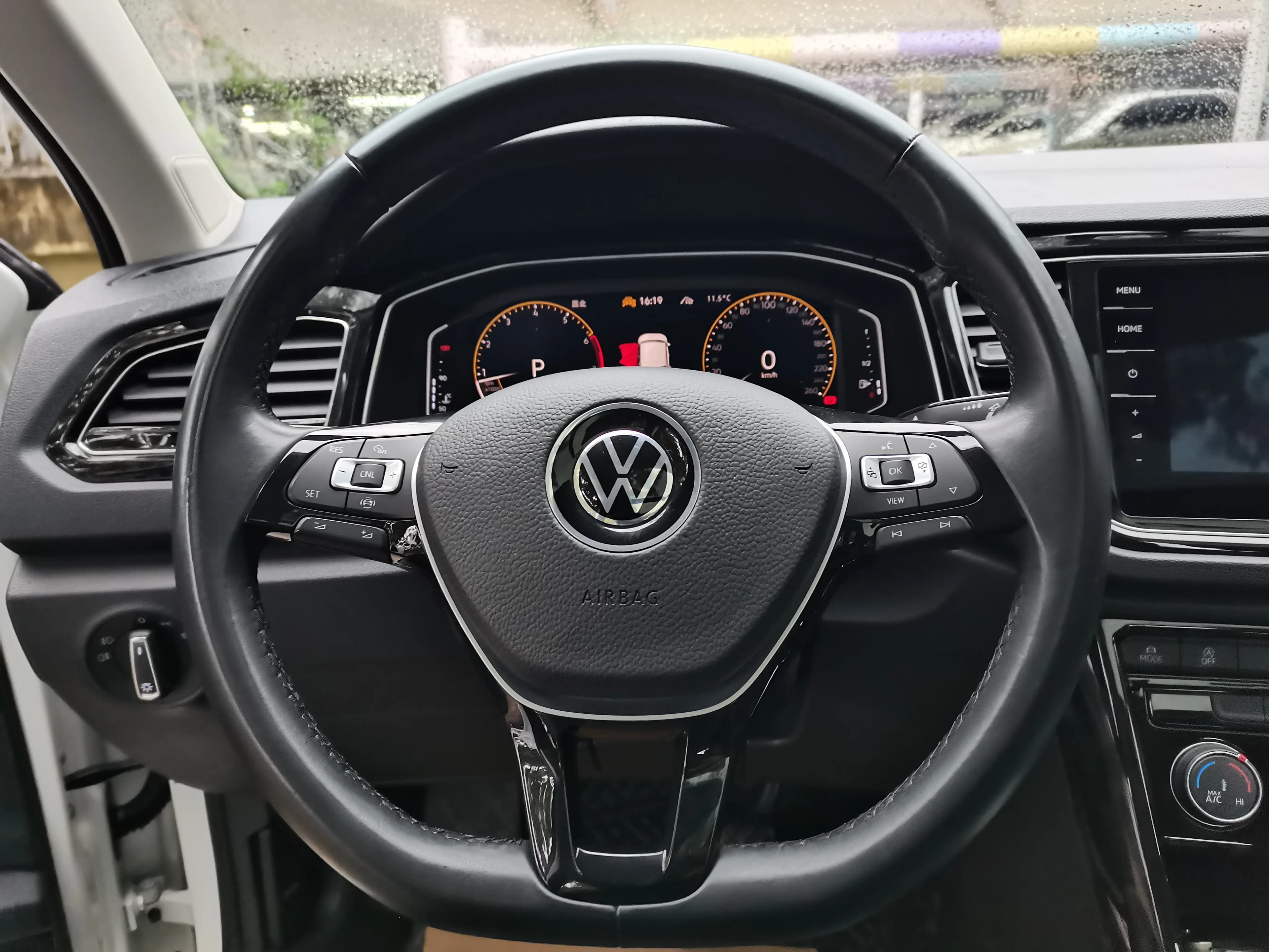 Volkswagen T-Roc 2022 г. 53137 км. — фото 17
