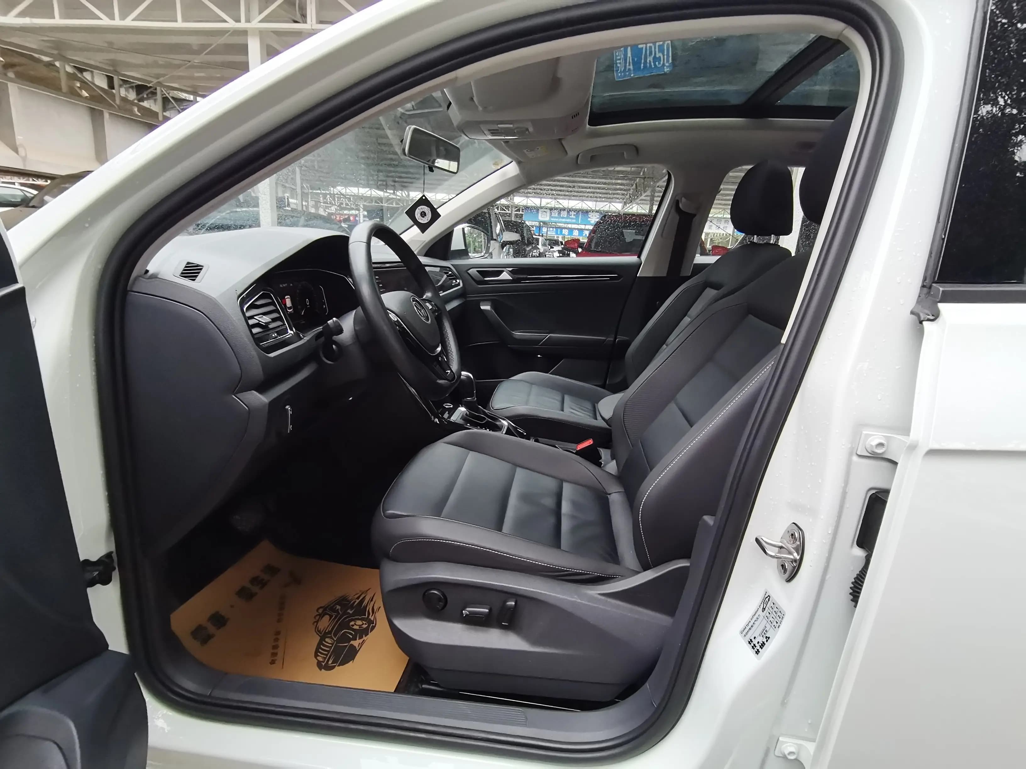 Volkswagen T-Roc 2022 г. 53137 км. — фото 19