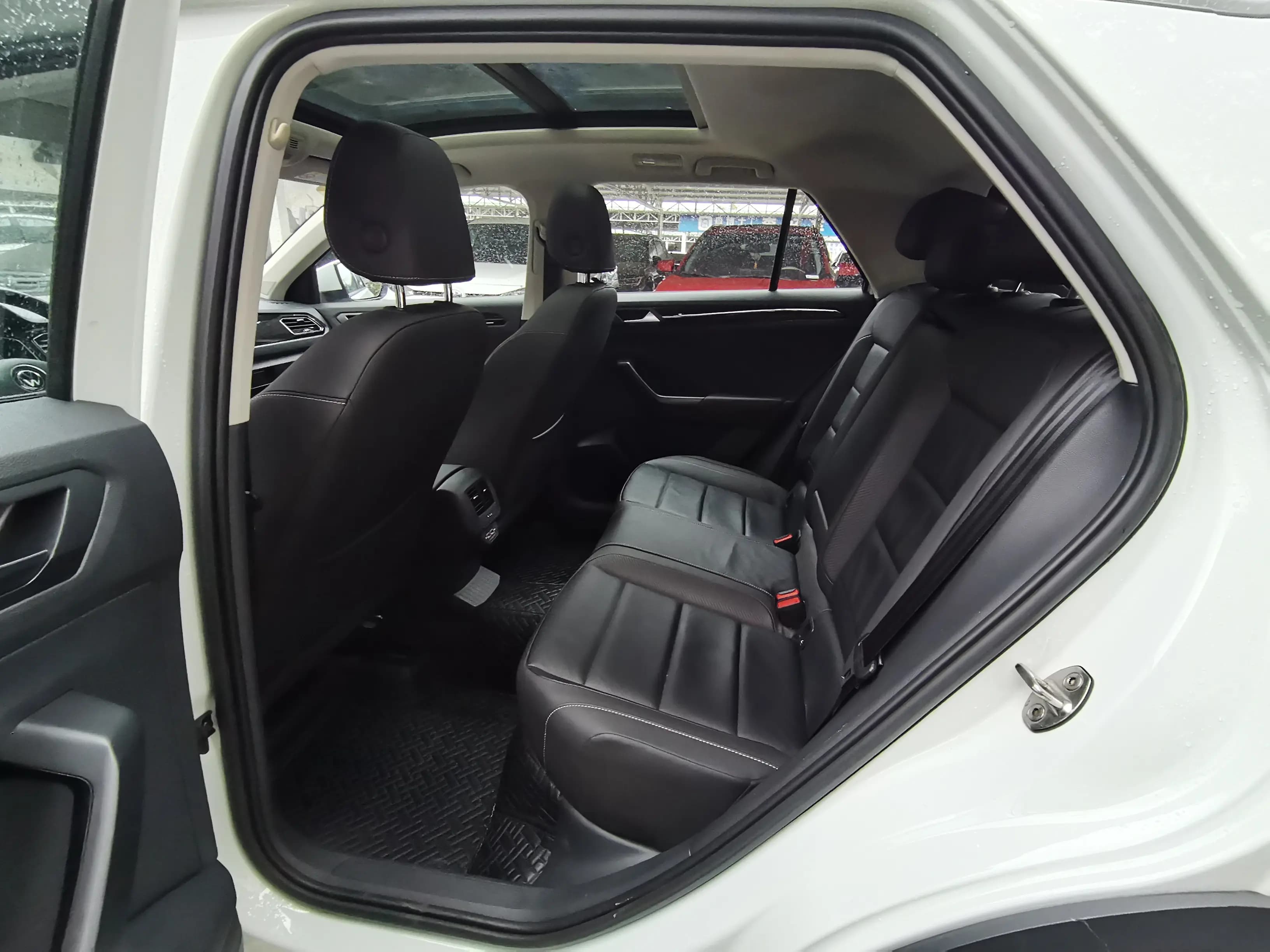 Volkswagen T-Roc 2022 г. 53137 км. — фото 21