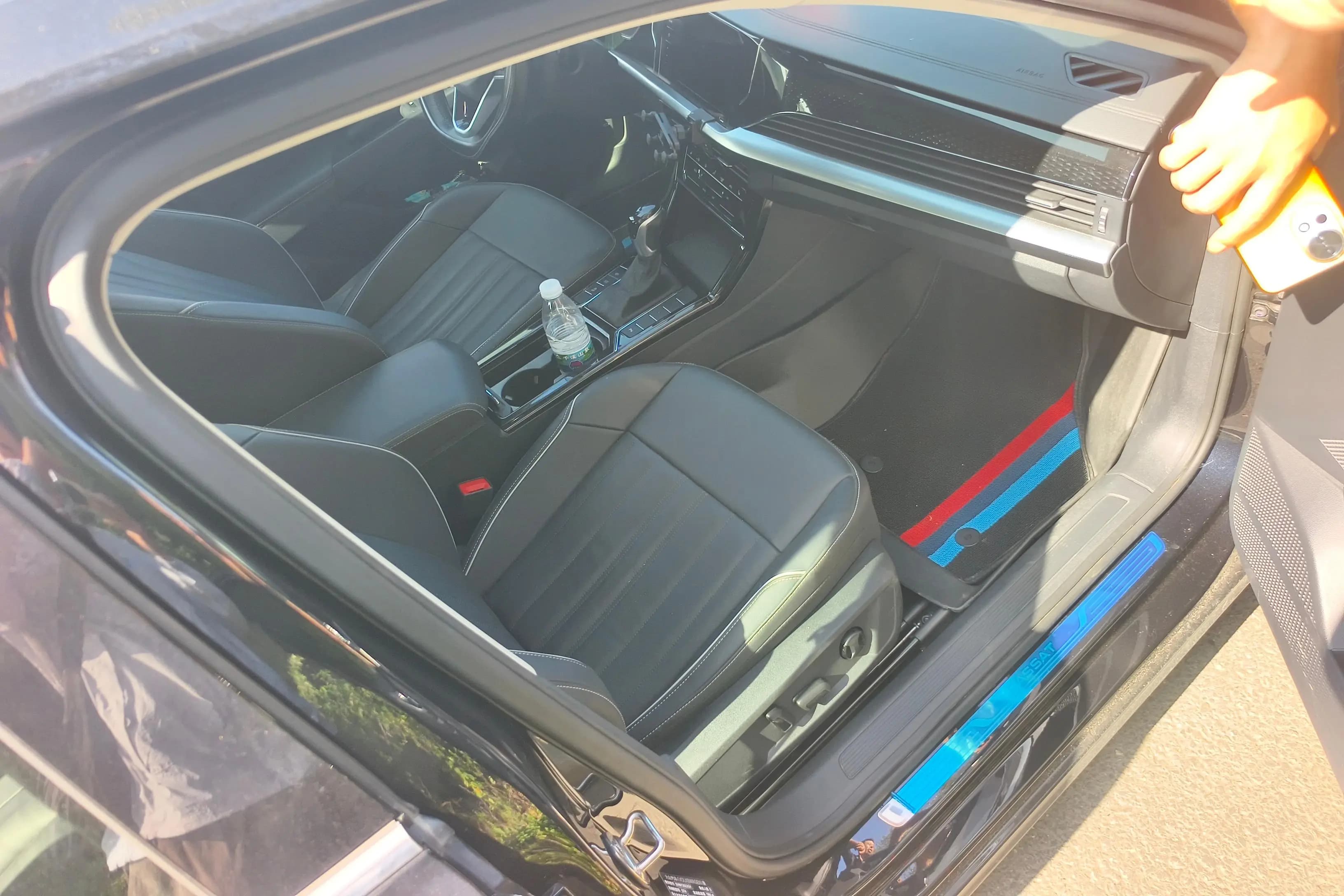 Volkswagen Passat 2023 г. 38335 км. — фото 14