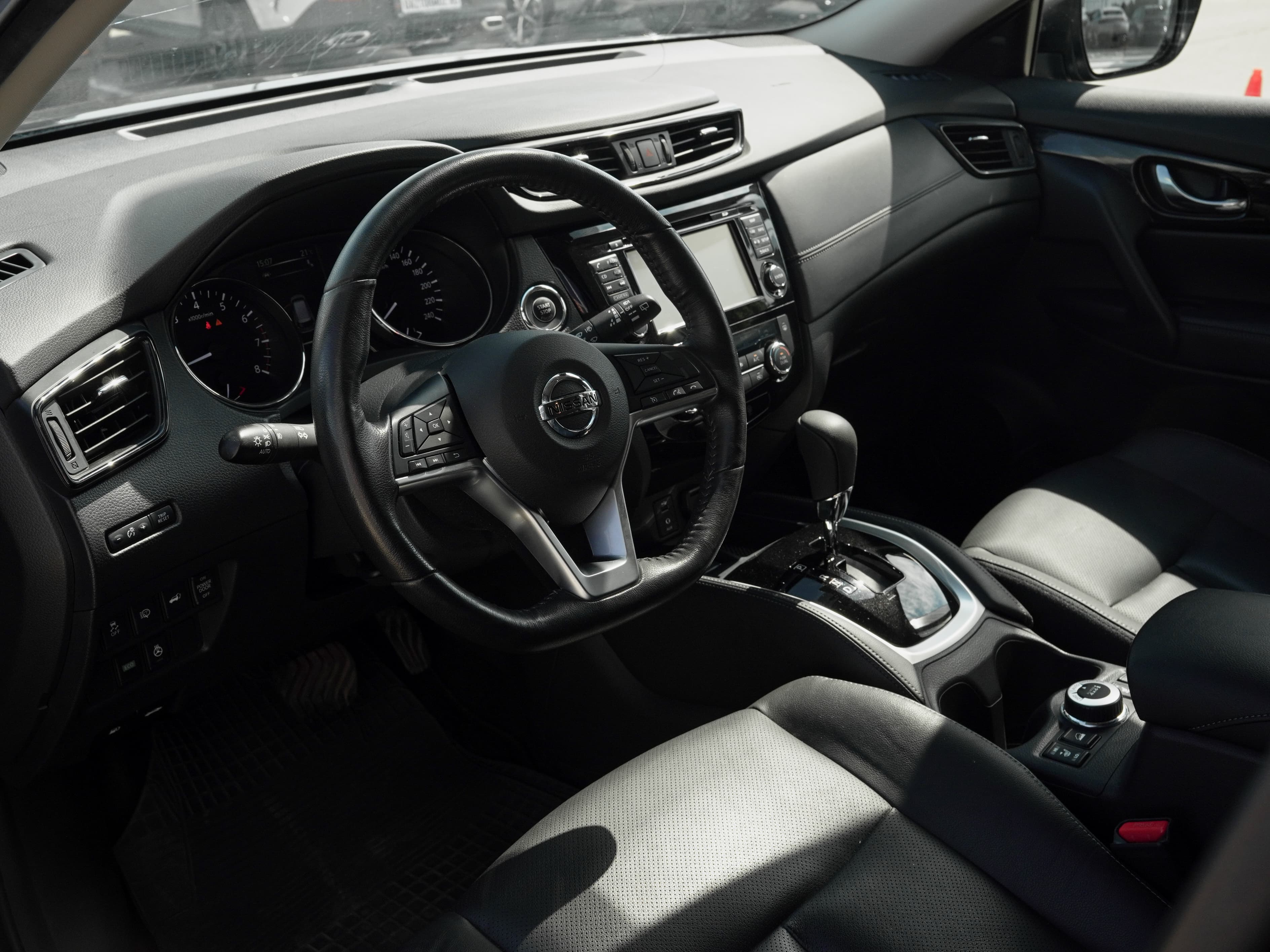 Nissan X-Trail — фото 10