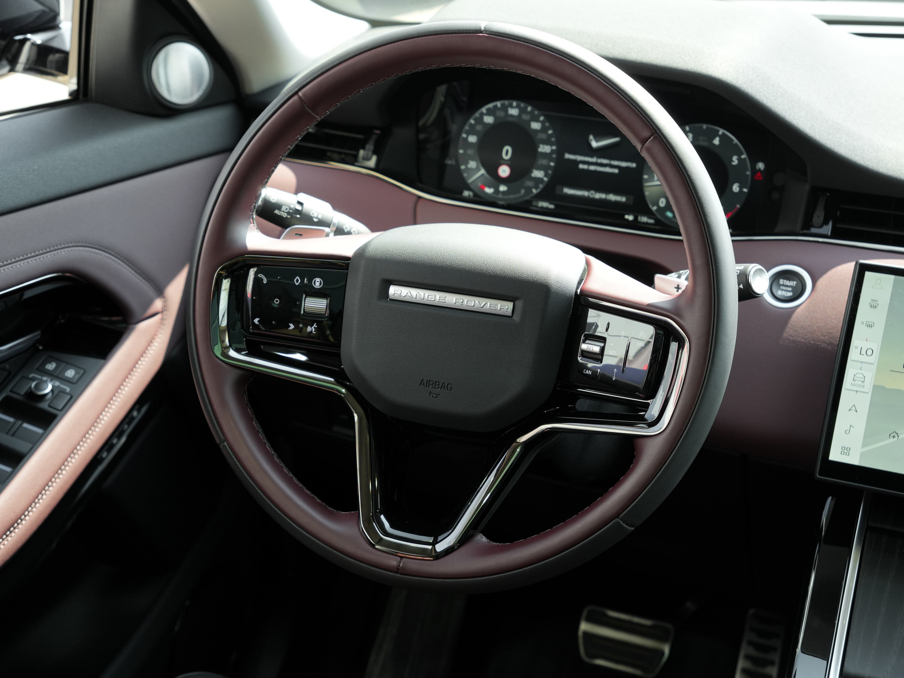 Land Rover Range Rover Evoque — фото 16