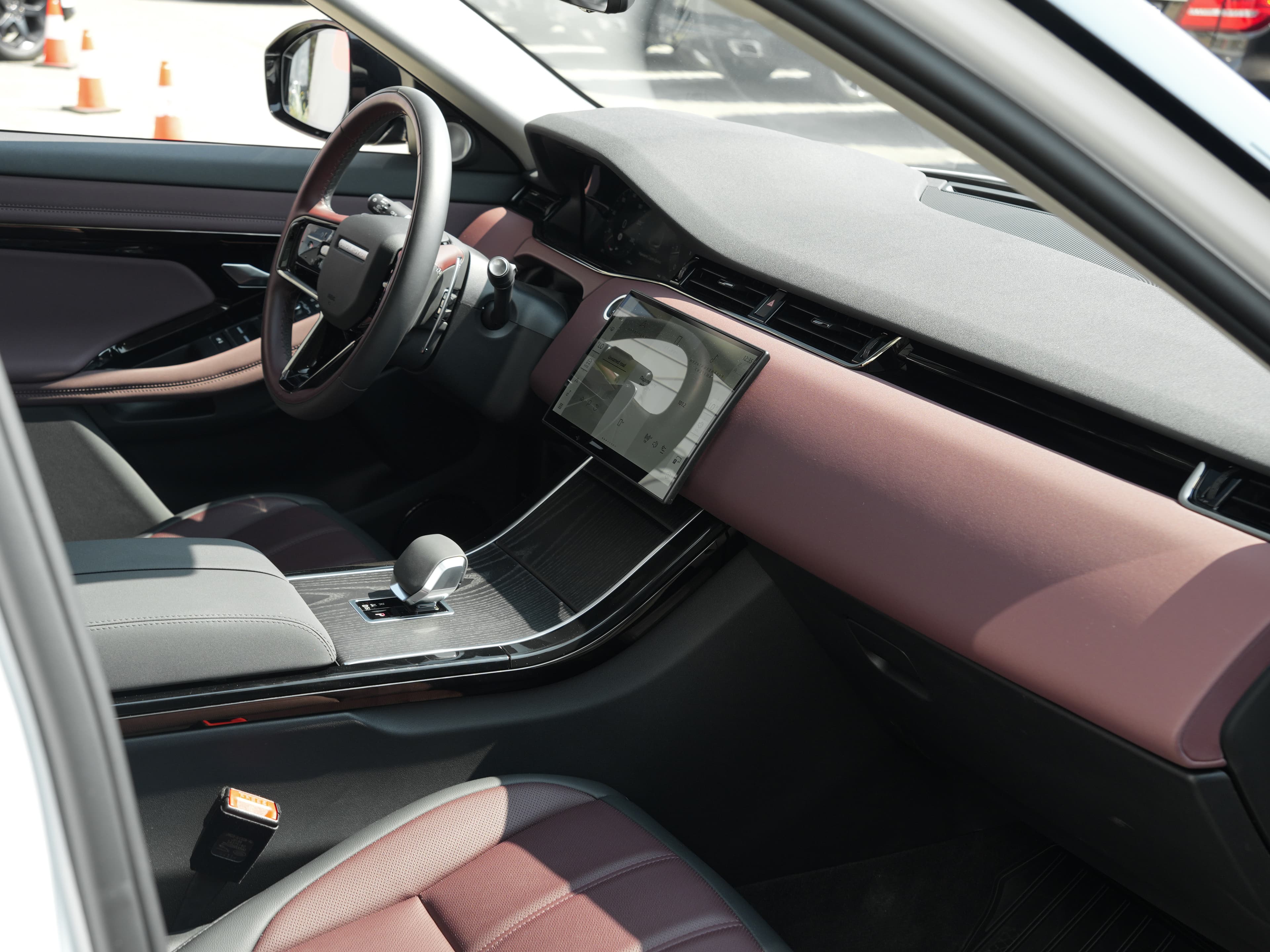 Land Rover Range Rover Evoque — фото 18