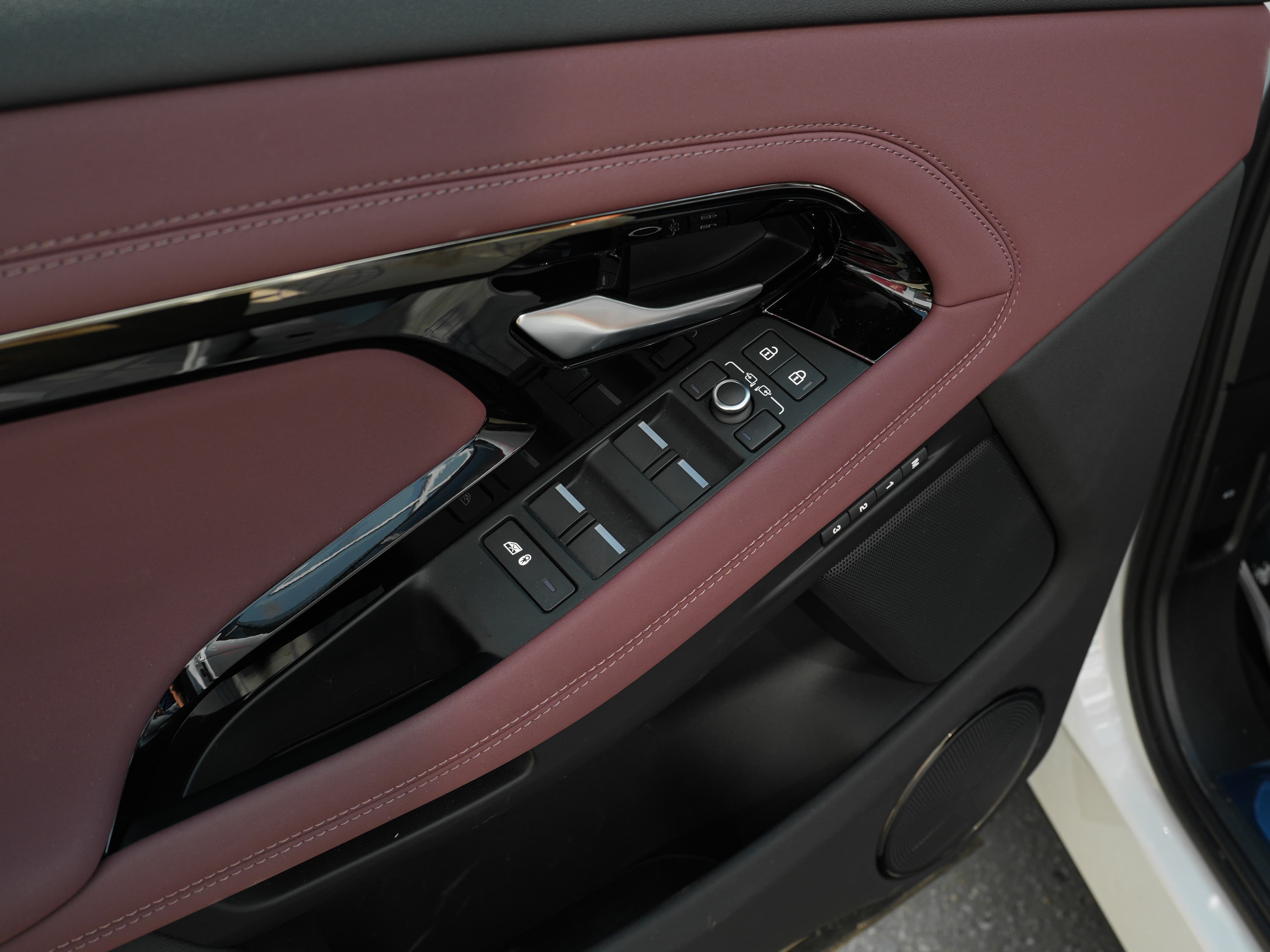 Land Rover Range Rover Evoque — фото 10