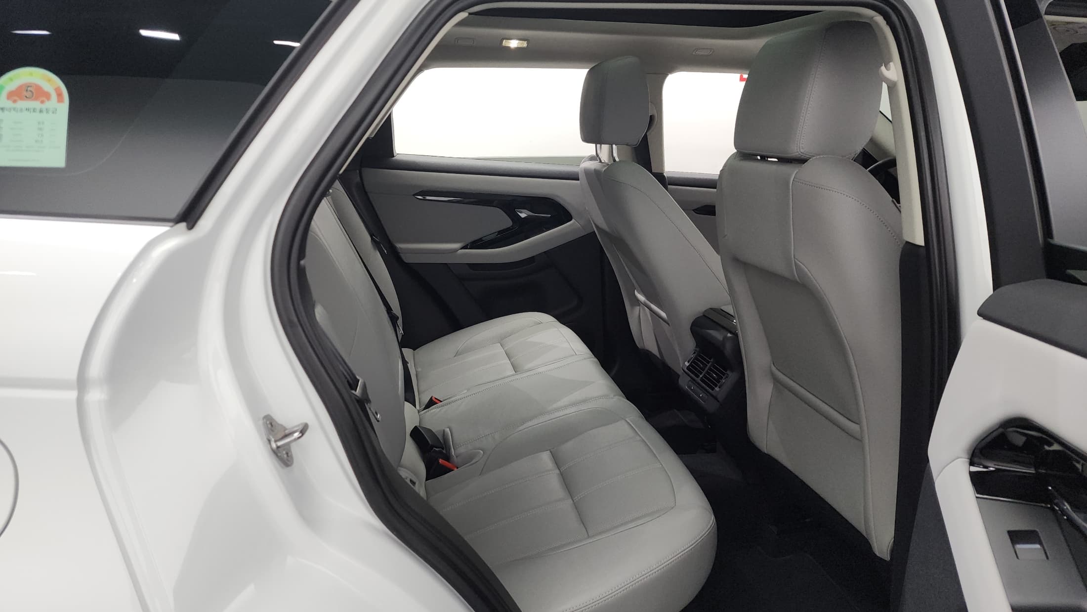 Land Rover Range Rover Evoque — фото 12