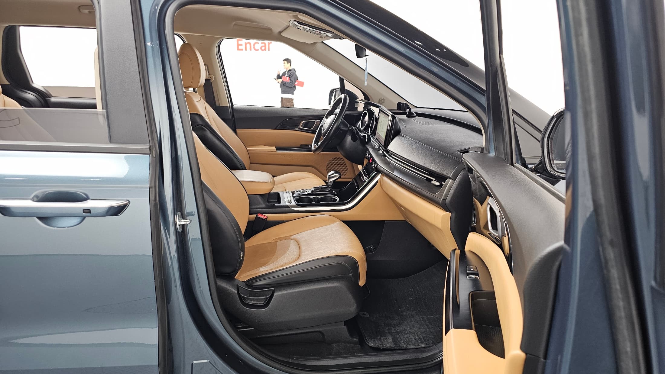 Kia Carnival — фото 11