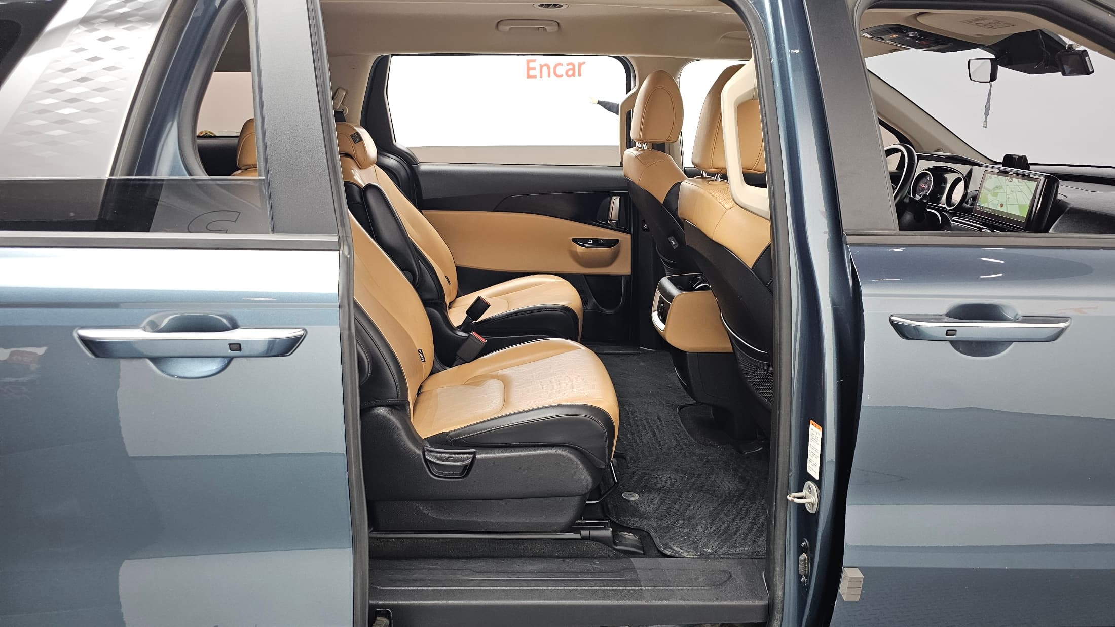 Kia Carnival — фото 12