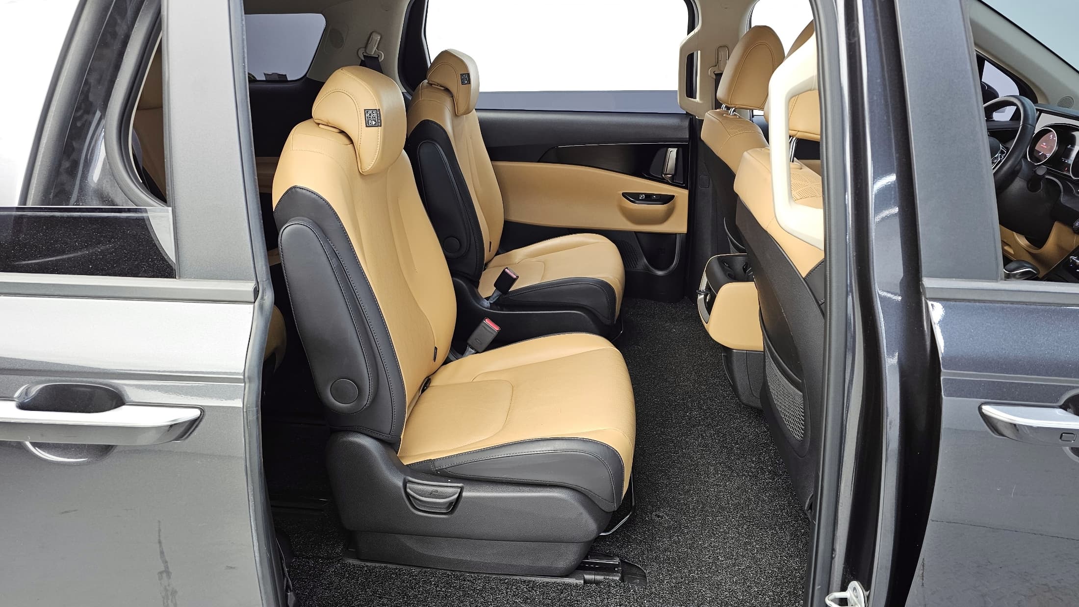 Kia Carnival — фото 12