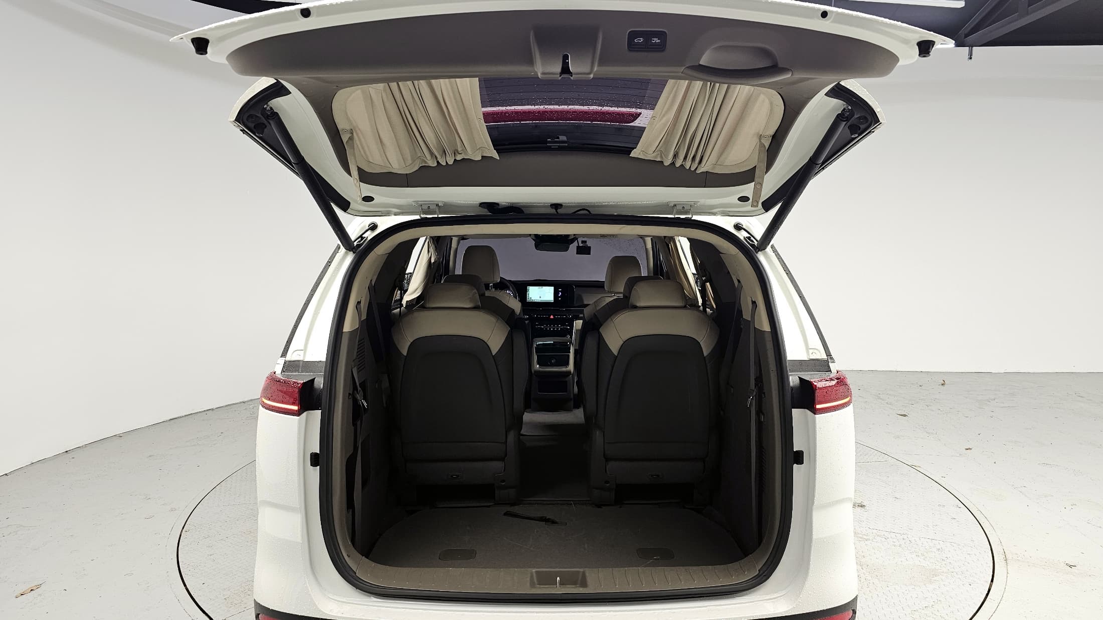 Kia Carnival — фото 20