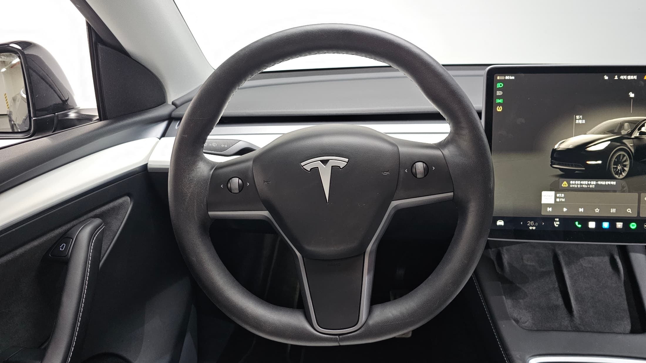 Tesla Model Y — фото 13
