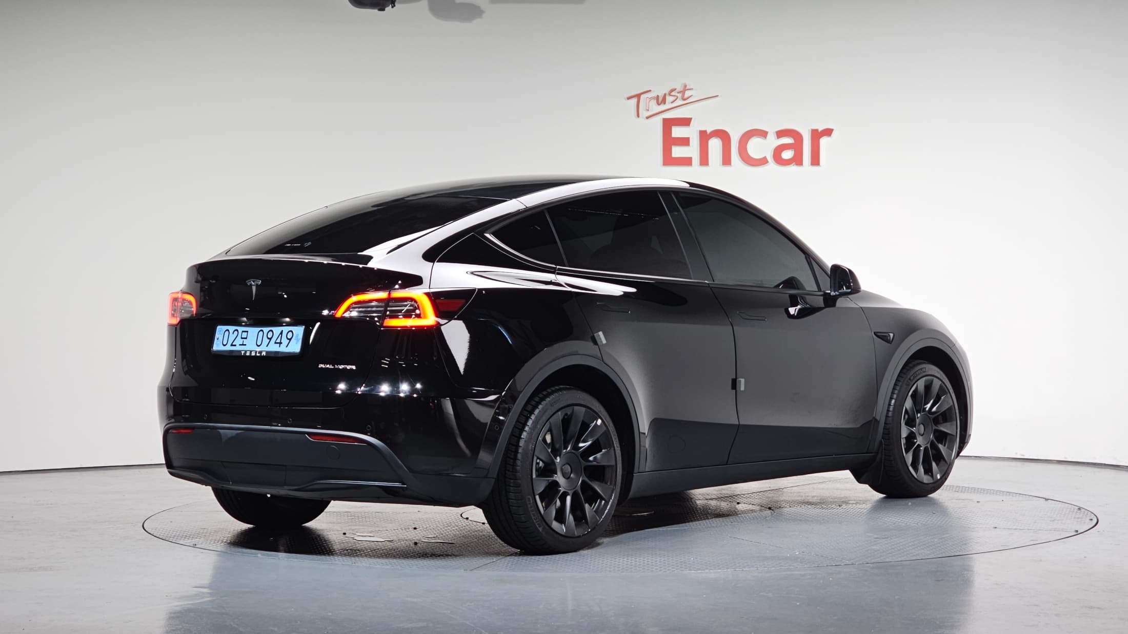 Tesla Model Y — фото 3