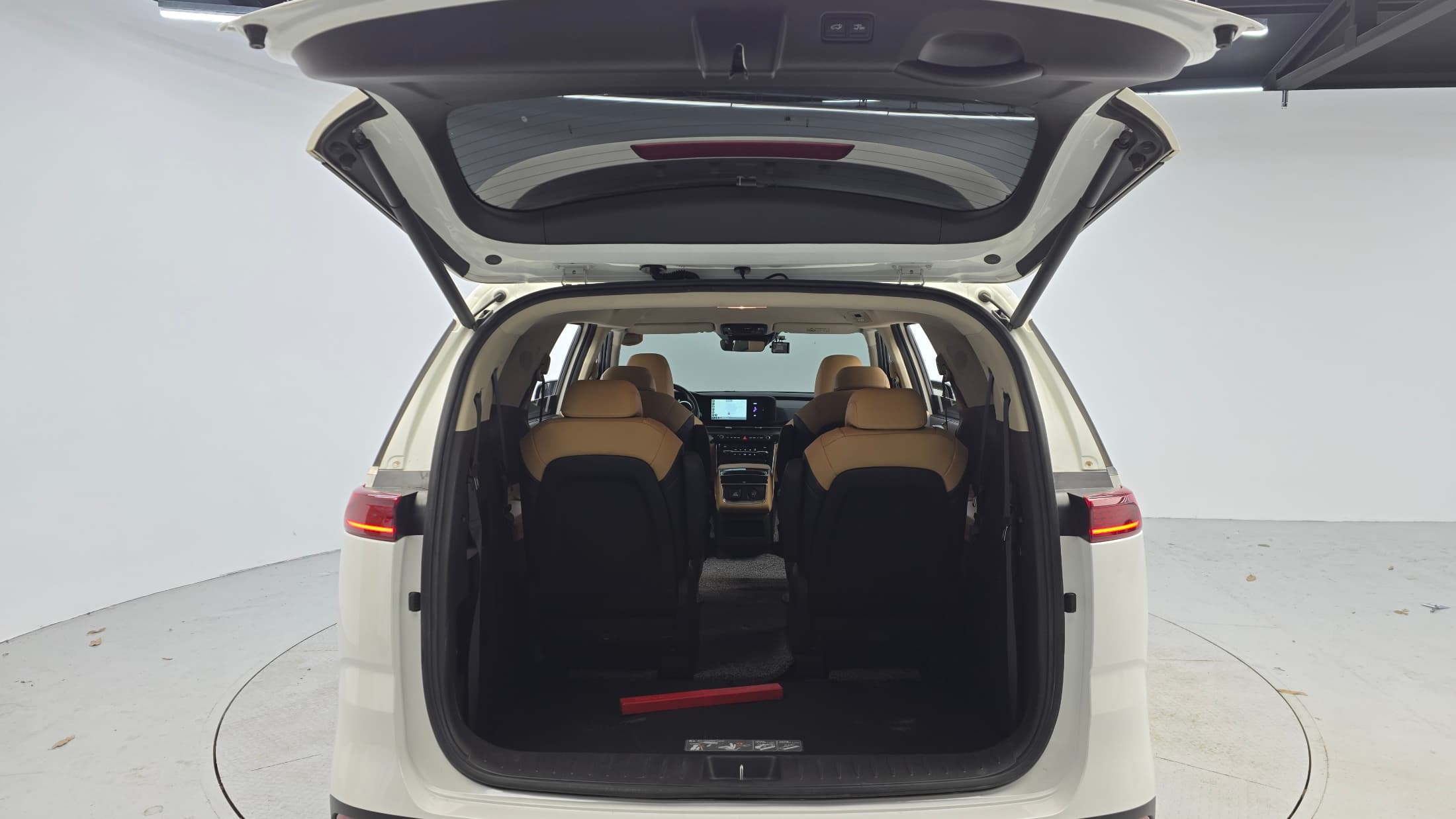 Kia Carnival — фото 20