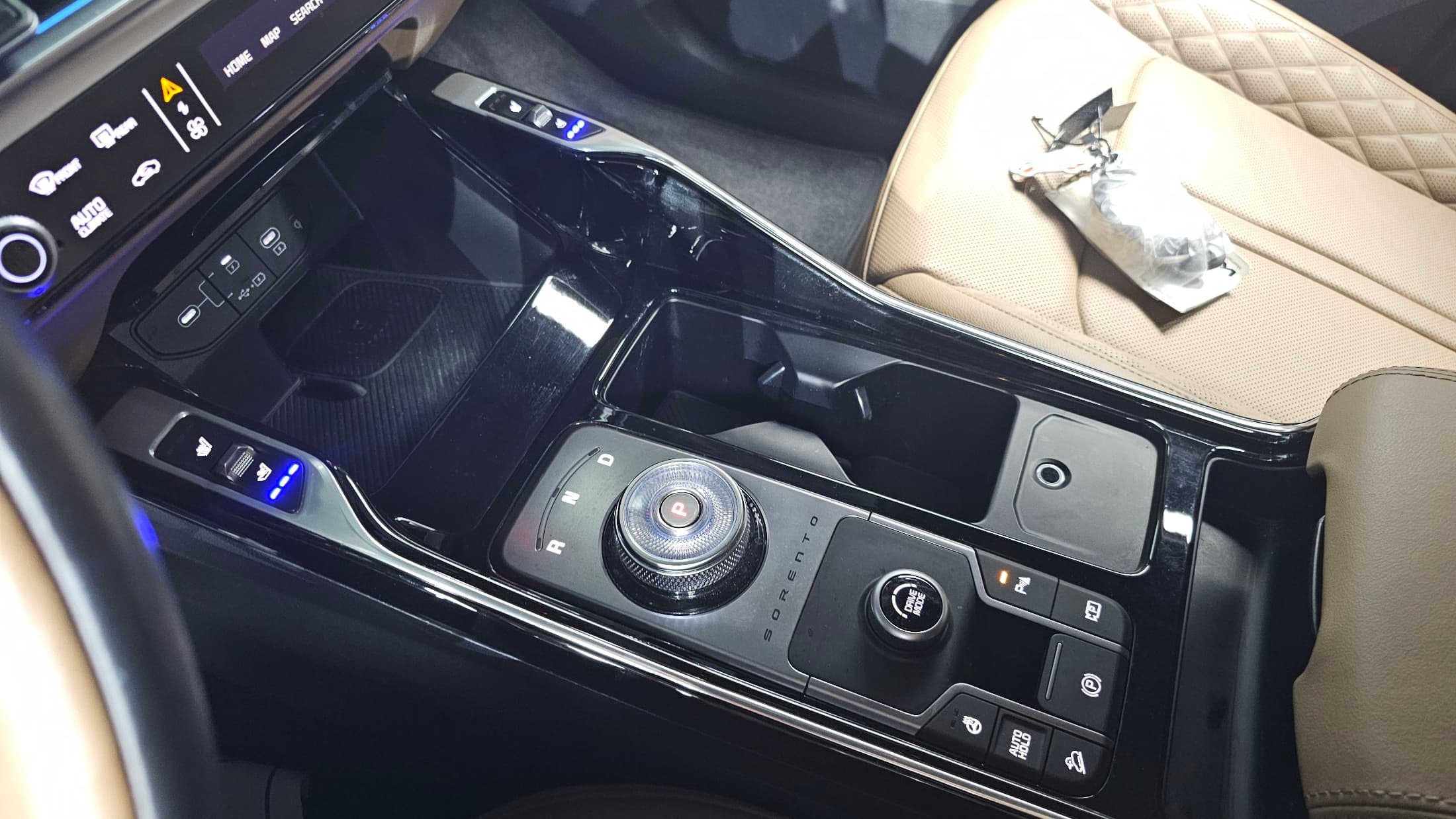 Kia Sorento — фото 9