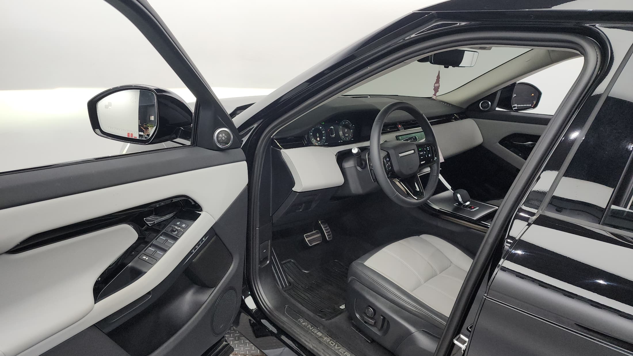 Land Rover Range Rover Evoque — фото 10
