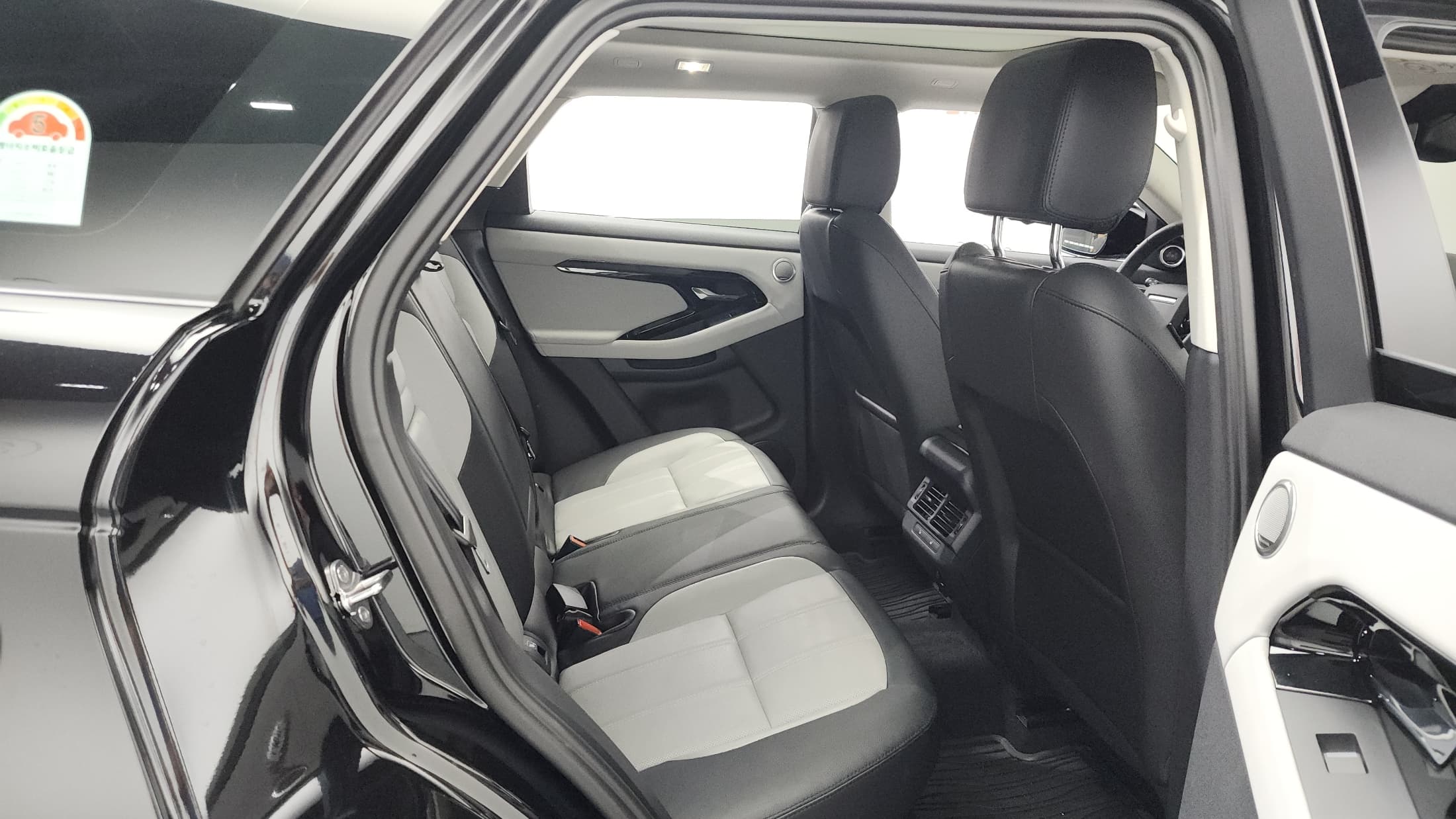 Land Rover Range Rover Evoque — фото 12