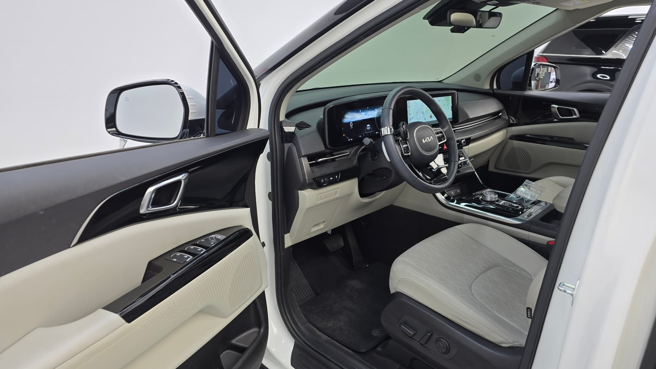 Kia Carnival — фото 10