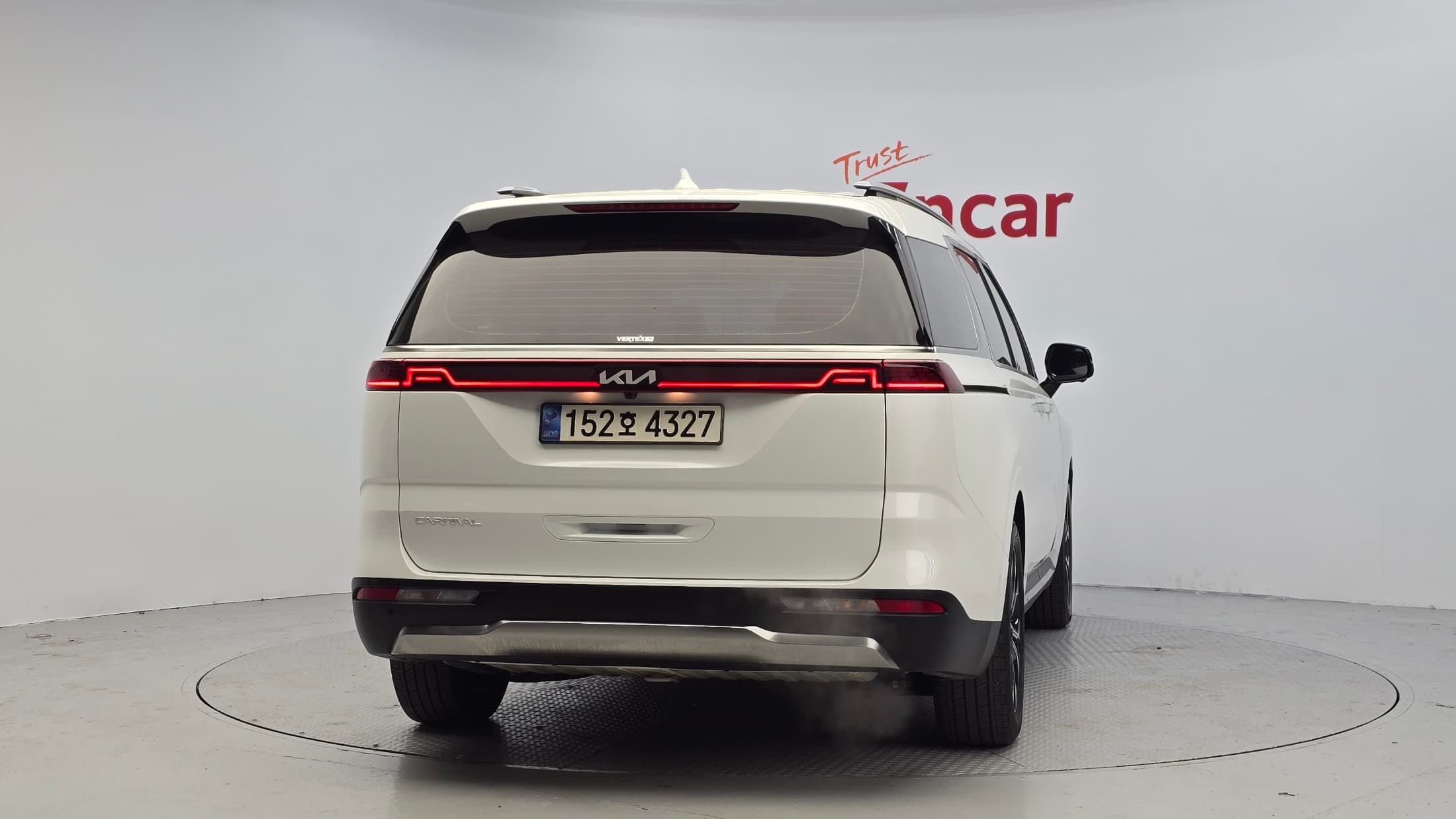 Kia Carnival — фото 4