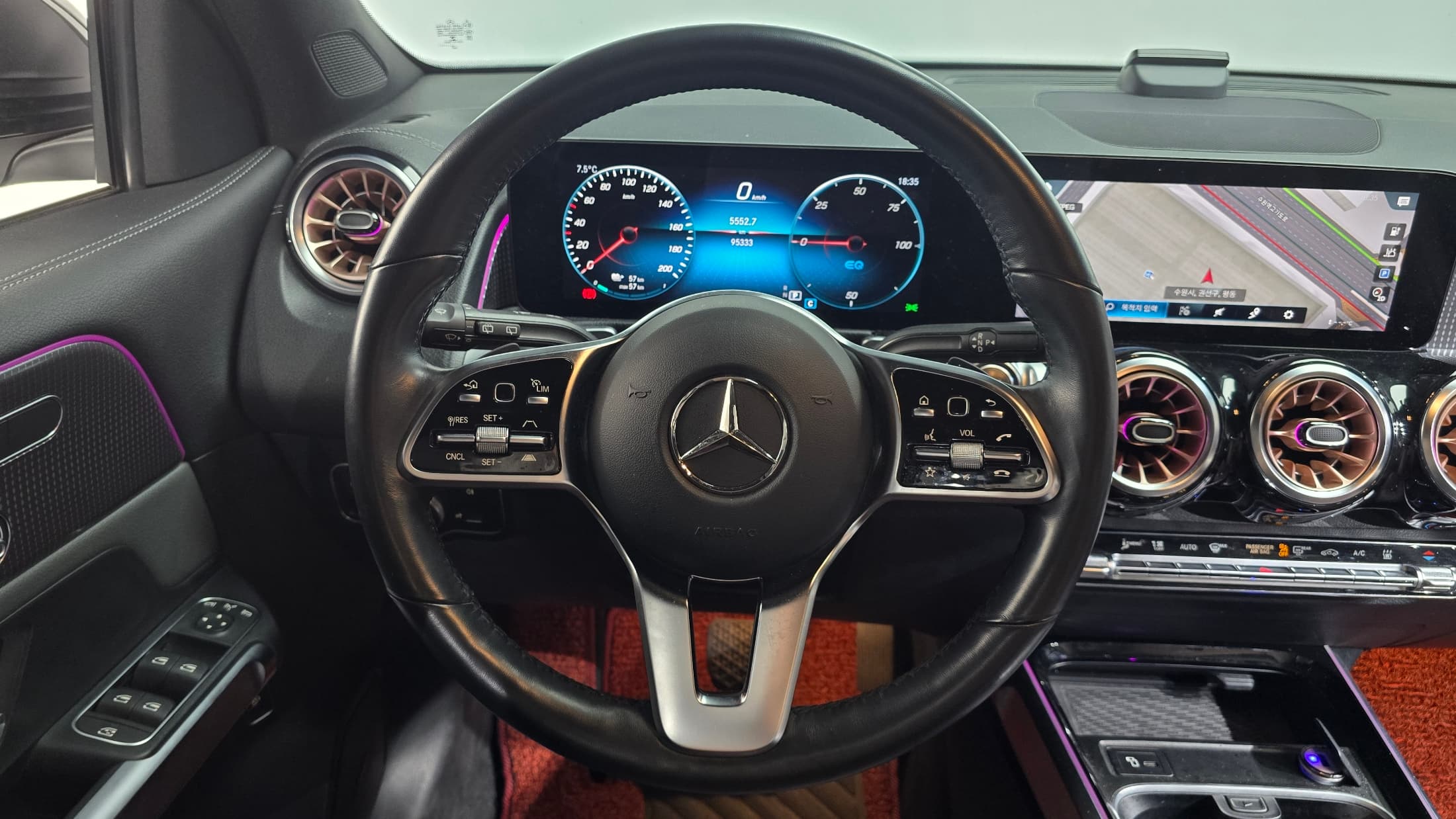 Mercedes-Benz EQB — фото 13
