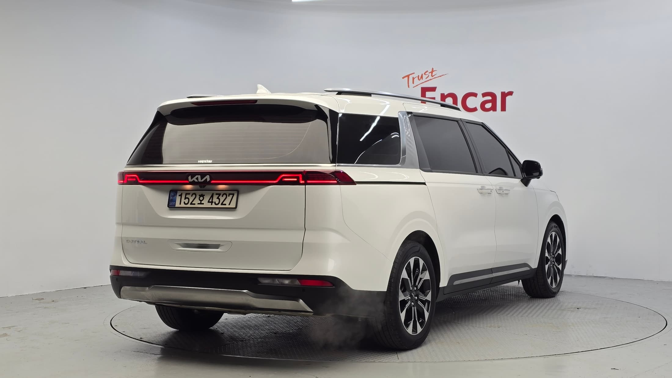 Kia Carnival — фото 2