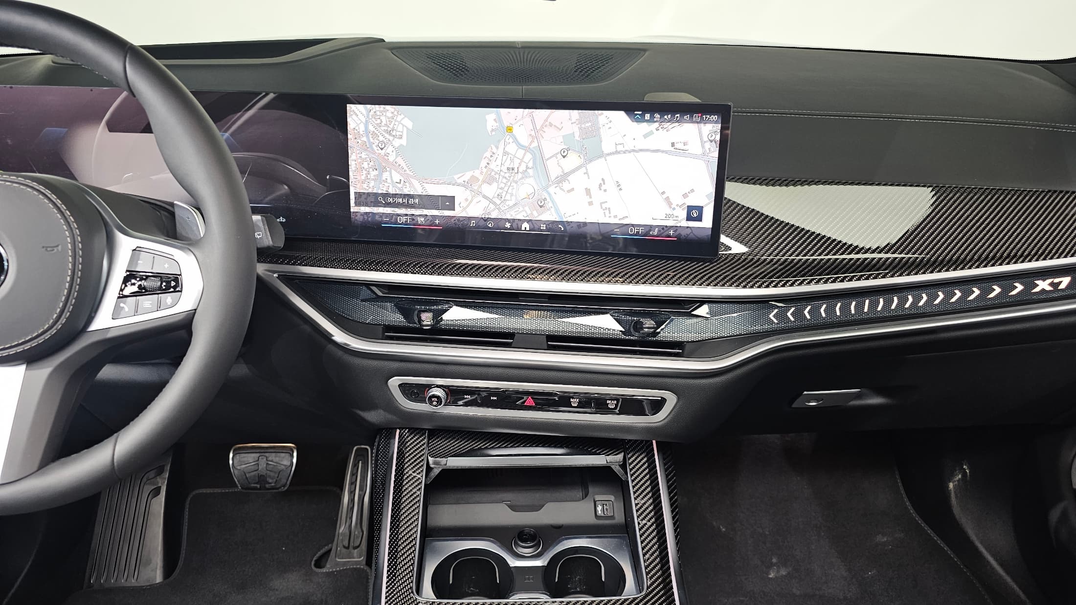 BMW X7 — фото 14