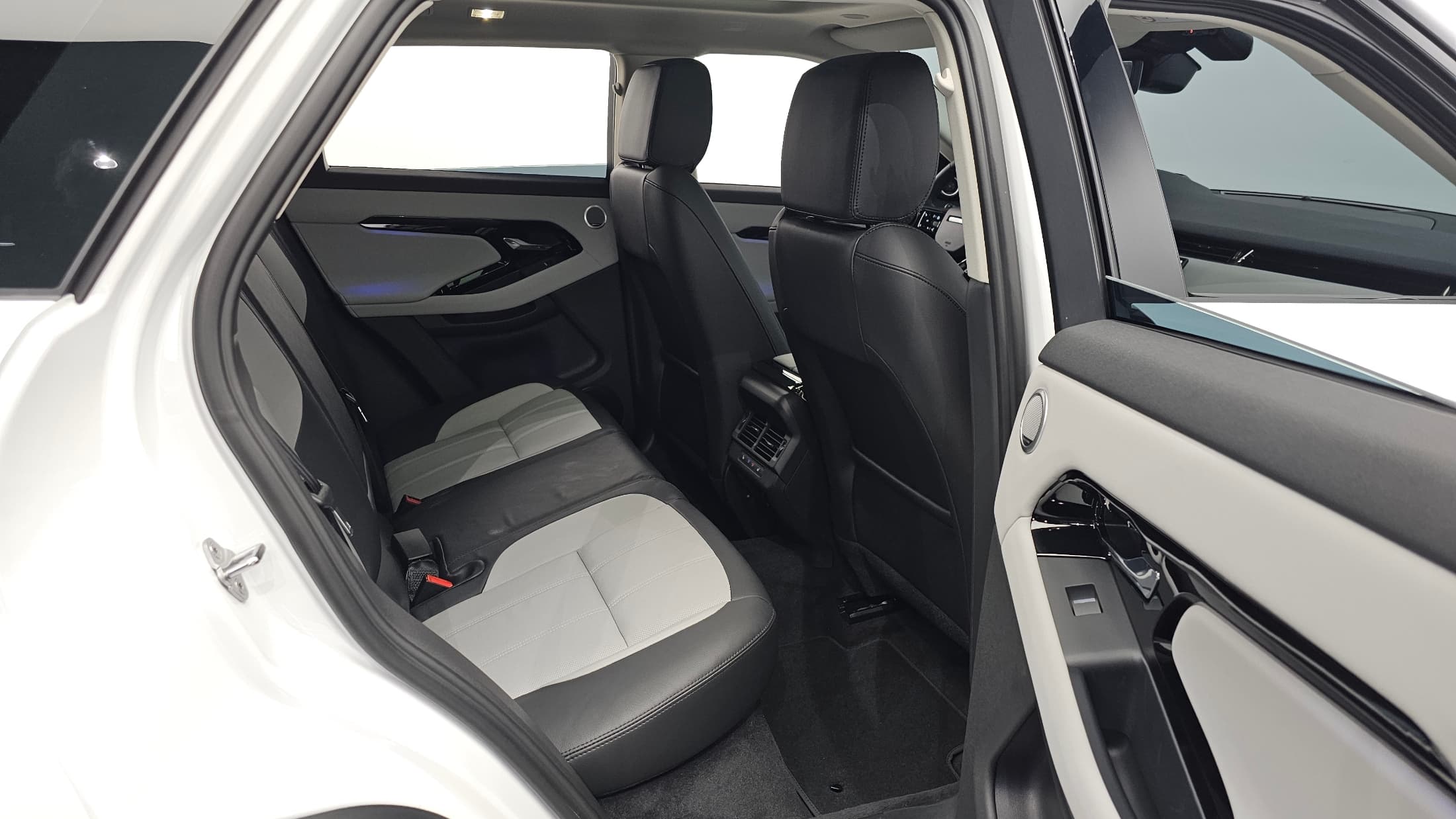 Land Rover Range Rover Evoque — фото 12
