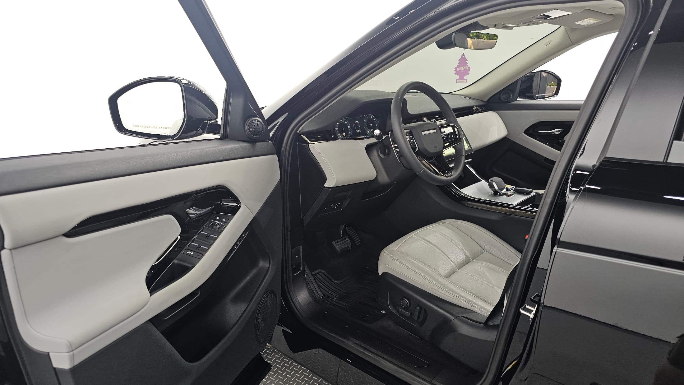 Land Rover Range Rover Evoque — фото 10