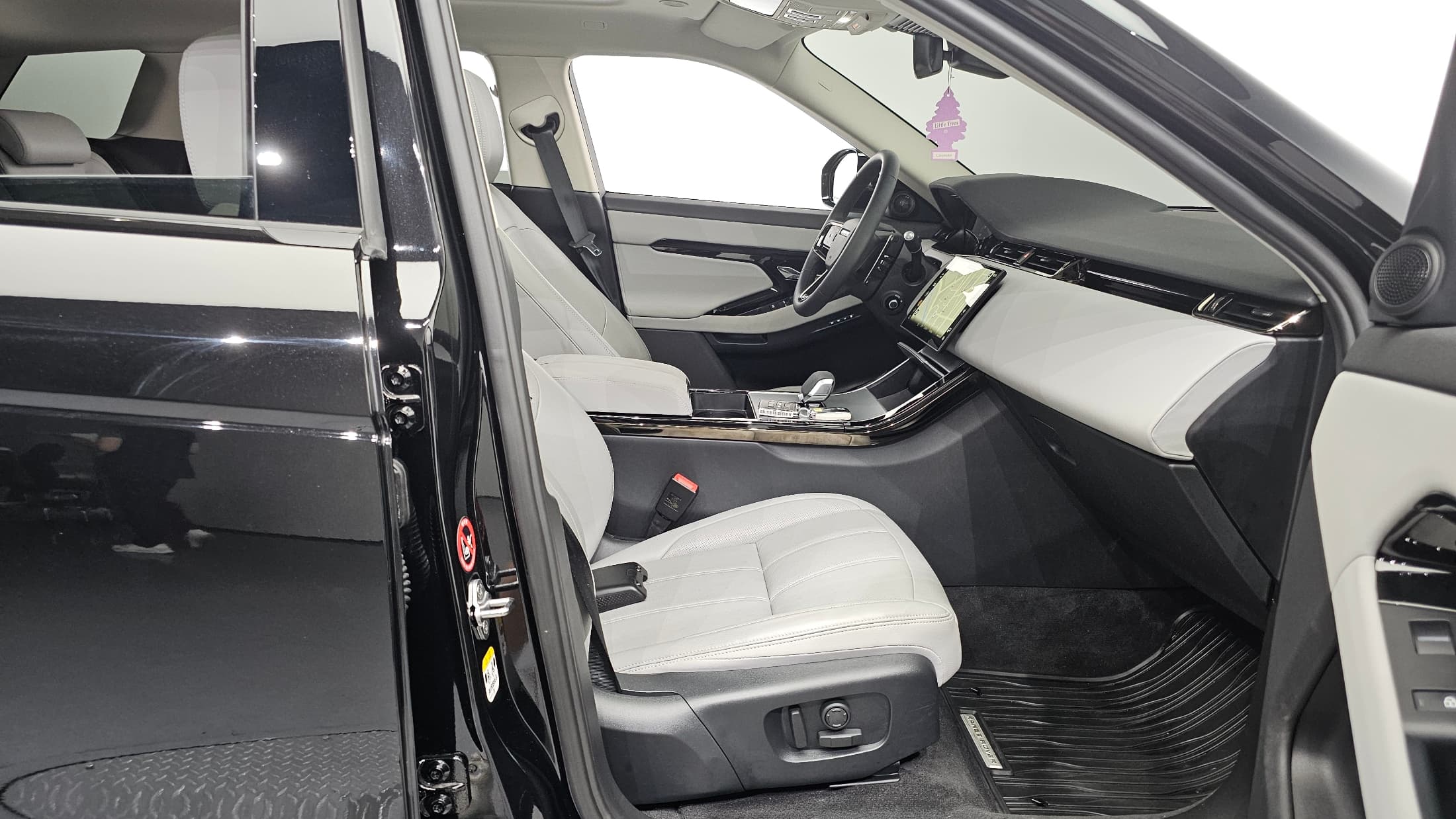 Land Rover Range Rover Evoque — фото 11