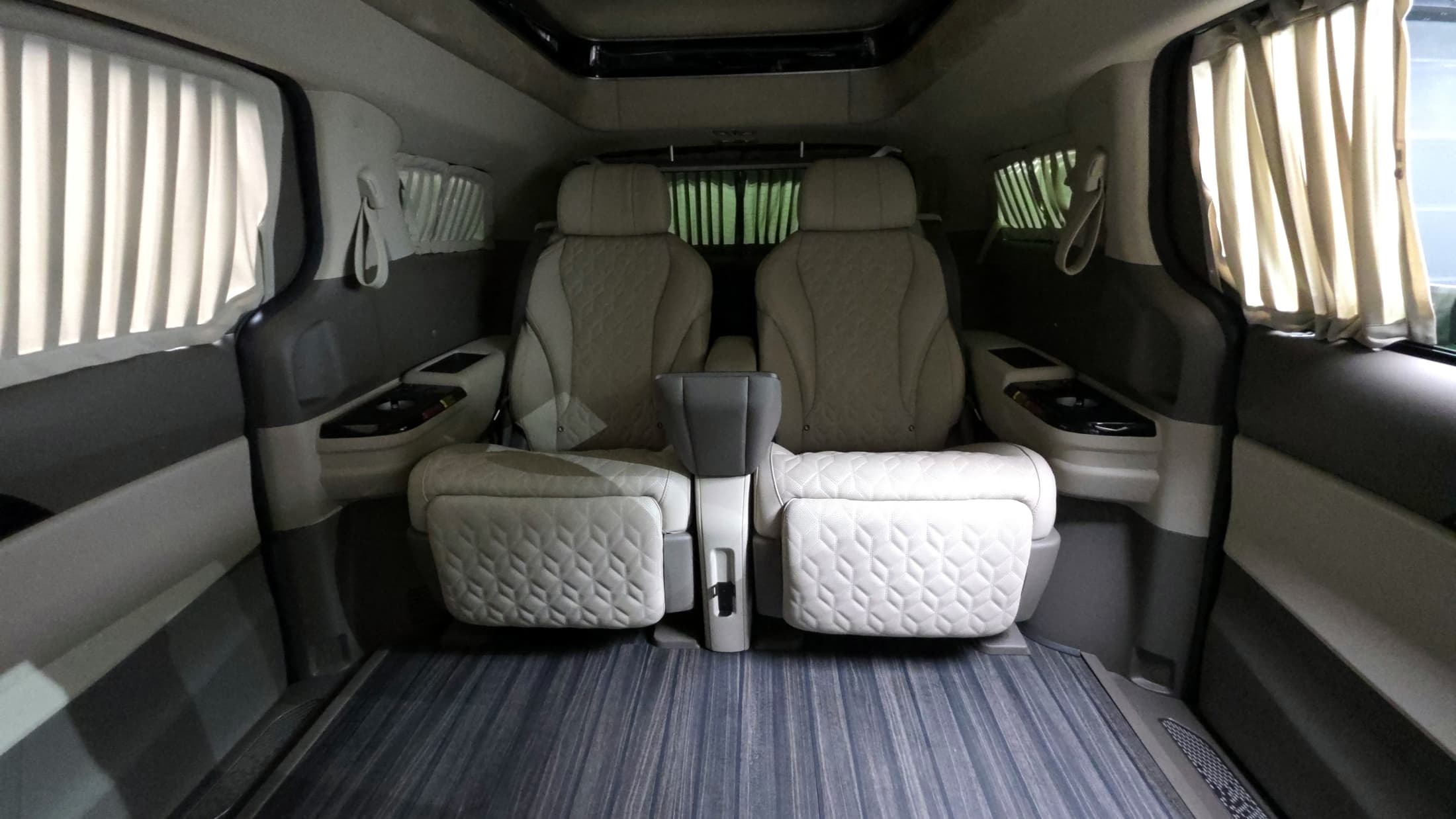 Kia Carnival — фото 12