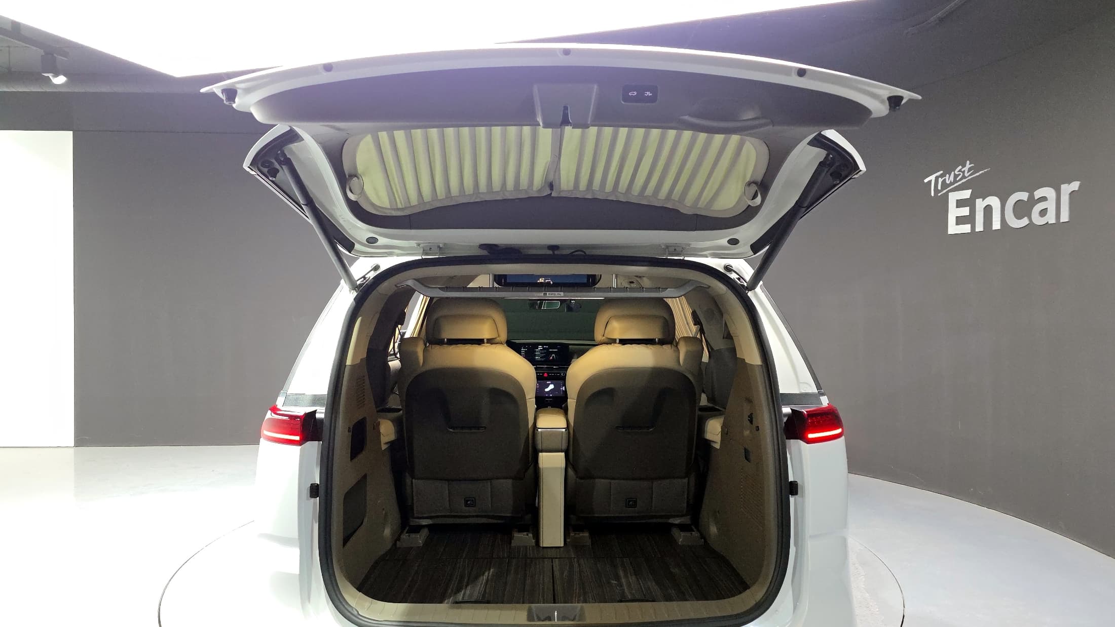 Kia Carnival — фото 20