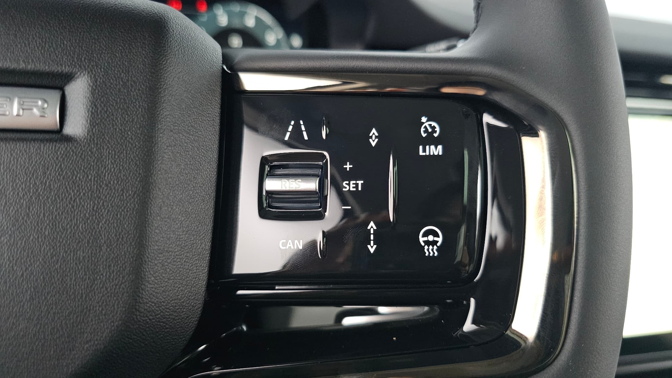 Land Rover Range Rover Evoque — фото 16