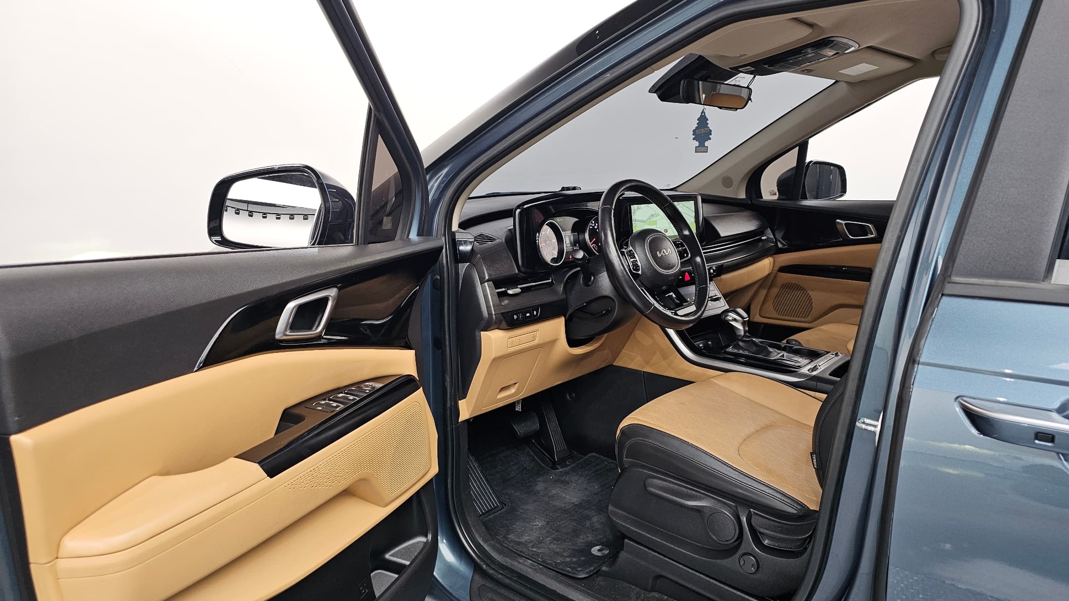 Kia Carnival — фото 10