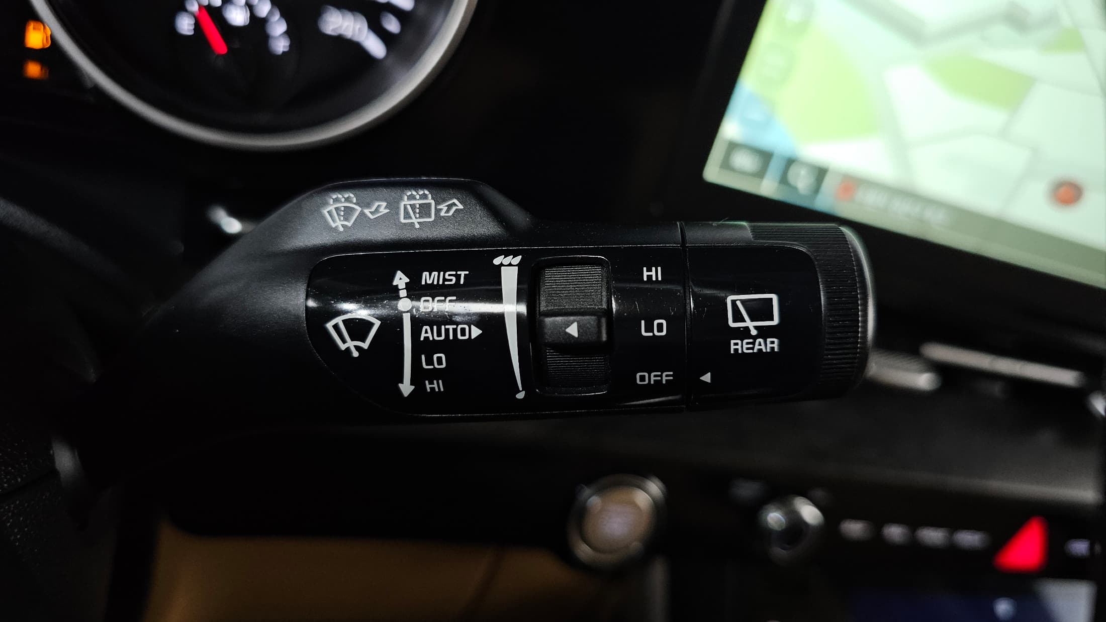 Kia Carnival — фото 17